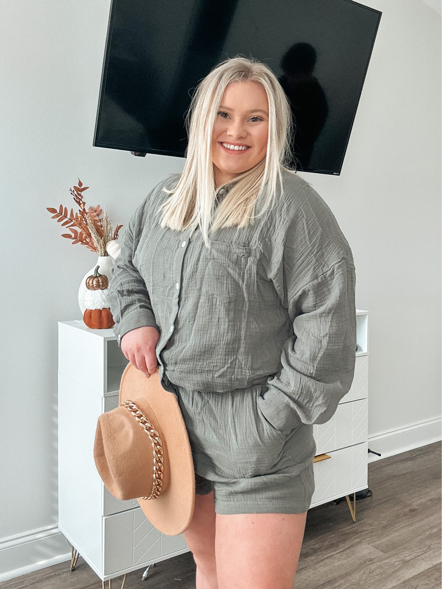 Comfy lounge set to pair with anything 

#LTKcurves #LTKSeasonal #LTKsalealert