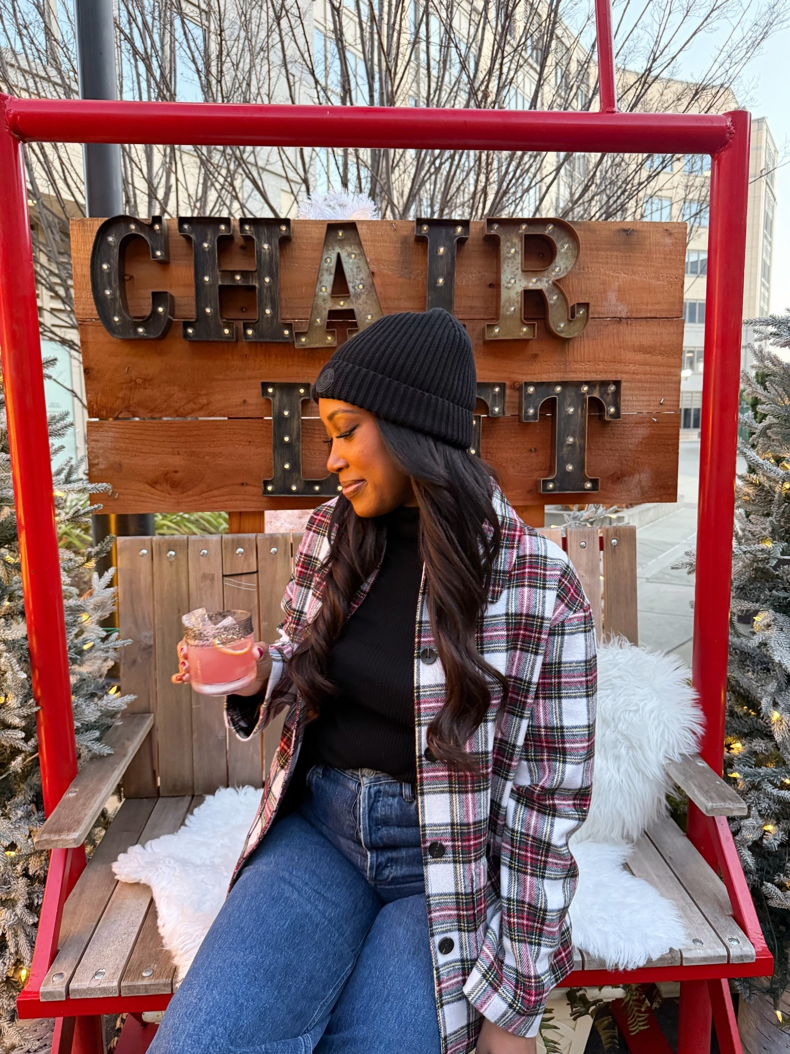 Après-ski 🌲☃️❤️⛷️

Shop my favorite plaid jacket here!

#LTKFindsUnder100 #LTKSaleAlert #LTKHoliday