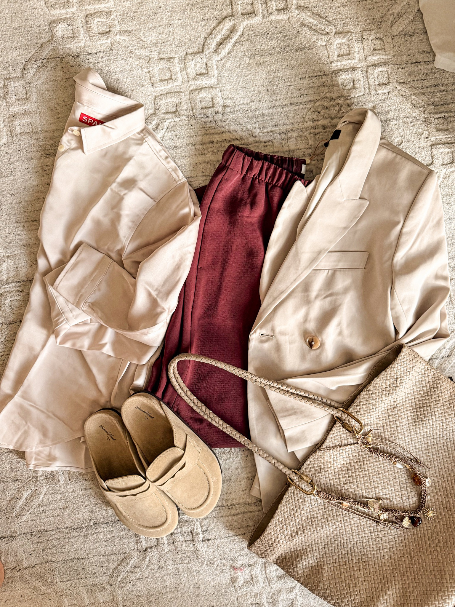 LTKCon conference day look 😍. Love this early fall look. Wrinkle free pants now in this gorgeous wine color!!! Obviously obsessed 
Wearing small regular 
Silk top small : Discount code: JESSXSPANX 
Uber comfy target mules! Like walking on clouds

#LTKCon #LTKootd #LTKOver40