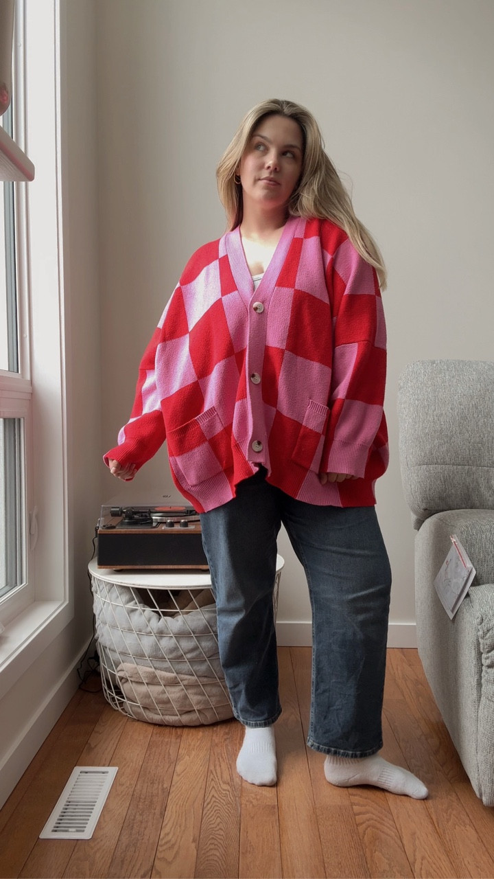 Comfy outfits as a mom 🤝 me 

Comment “ OUTFIT “ and I’ll send you a dm with the outfit details 

#comfyoutfit #momoutfit #size10 #size12 #midsizefashion