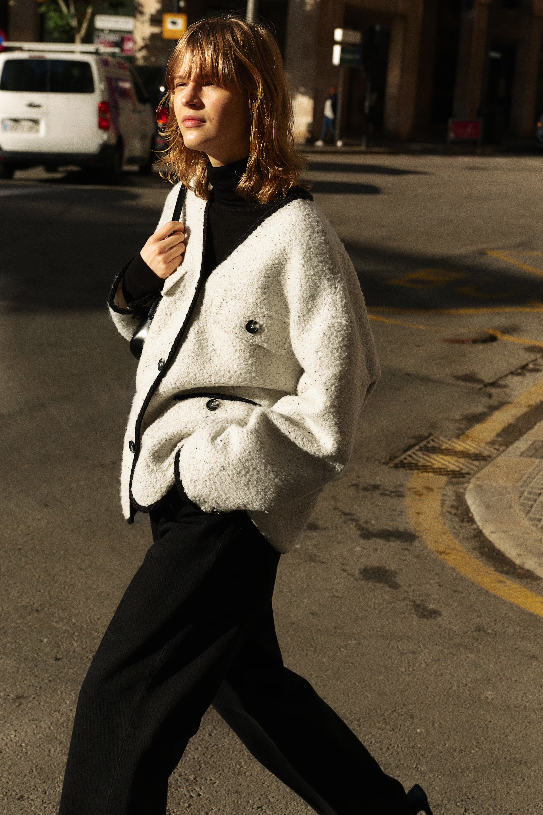 Boucléjacke mit V-Ausschnitt | H&M (DE, AT, CH, NL, FI)