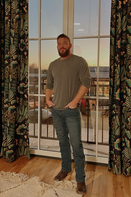 John is 5’11” 200lbs and wearing a large in the shirt and a 34 / 32 in the jeans. Jeans are medium wash.

#LTKunder100 #LTKmens #LTKunder50