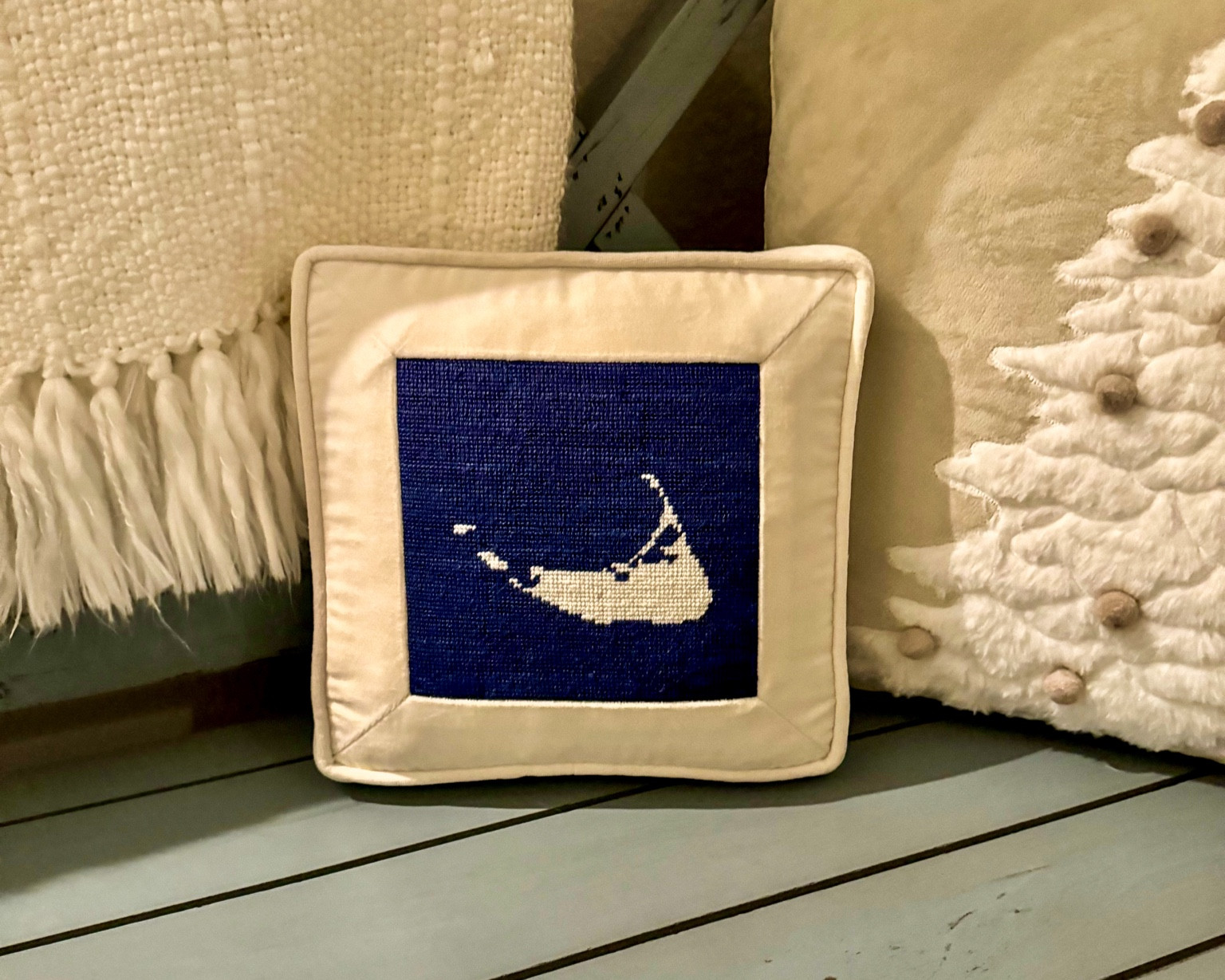 Latest needlepoint project gracing our entryway 🌊 

#LTKhome #LTKtravel #LTKstyletip