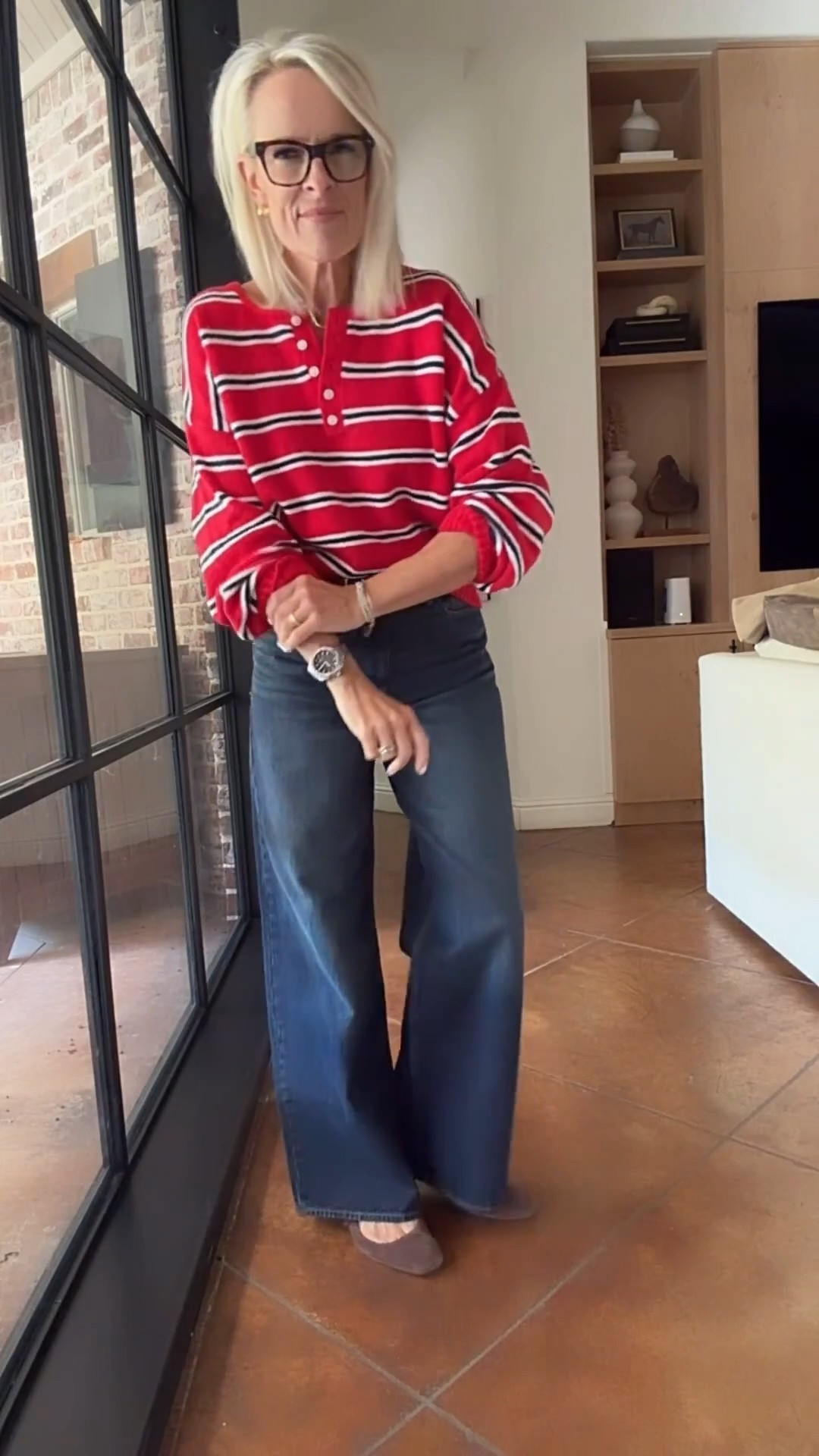 Wide leg denim I’m
Loving and under $90! 
Come in tons of washes

Red sweater - small 
Tan sweater - small
Denim size down one. In 26
Come in multiple lengths 

Gray cardigan sweater - medium
Seafoam green sweater - medium

@abercrombie @zsupplyclothing

#LTKootd #LTKgrwm #LTKOver40