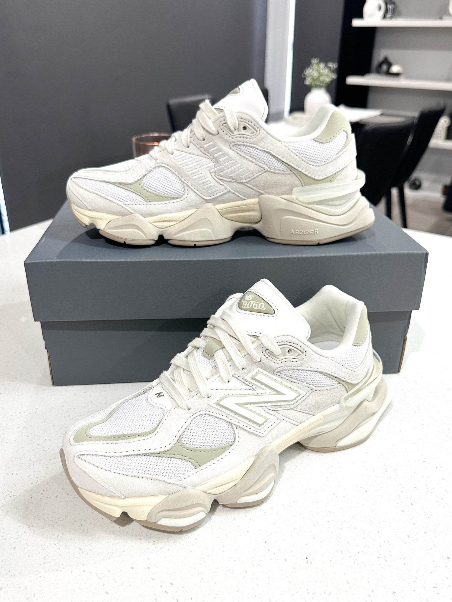New Balance 9060 sneakers 🤍

Sneakers, new balance, beige, dad sneakers, footwear, that girl, aesthetic, activewear, viral

#LTKaustralia #LTKshoecrush #LTKActive