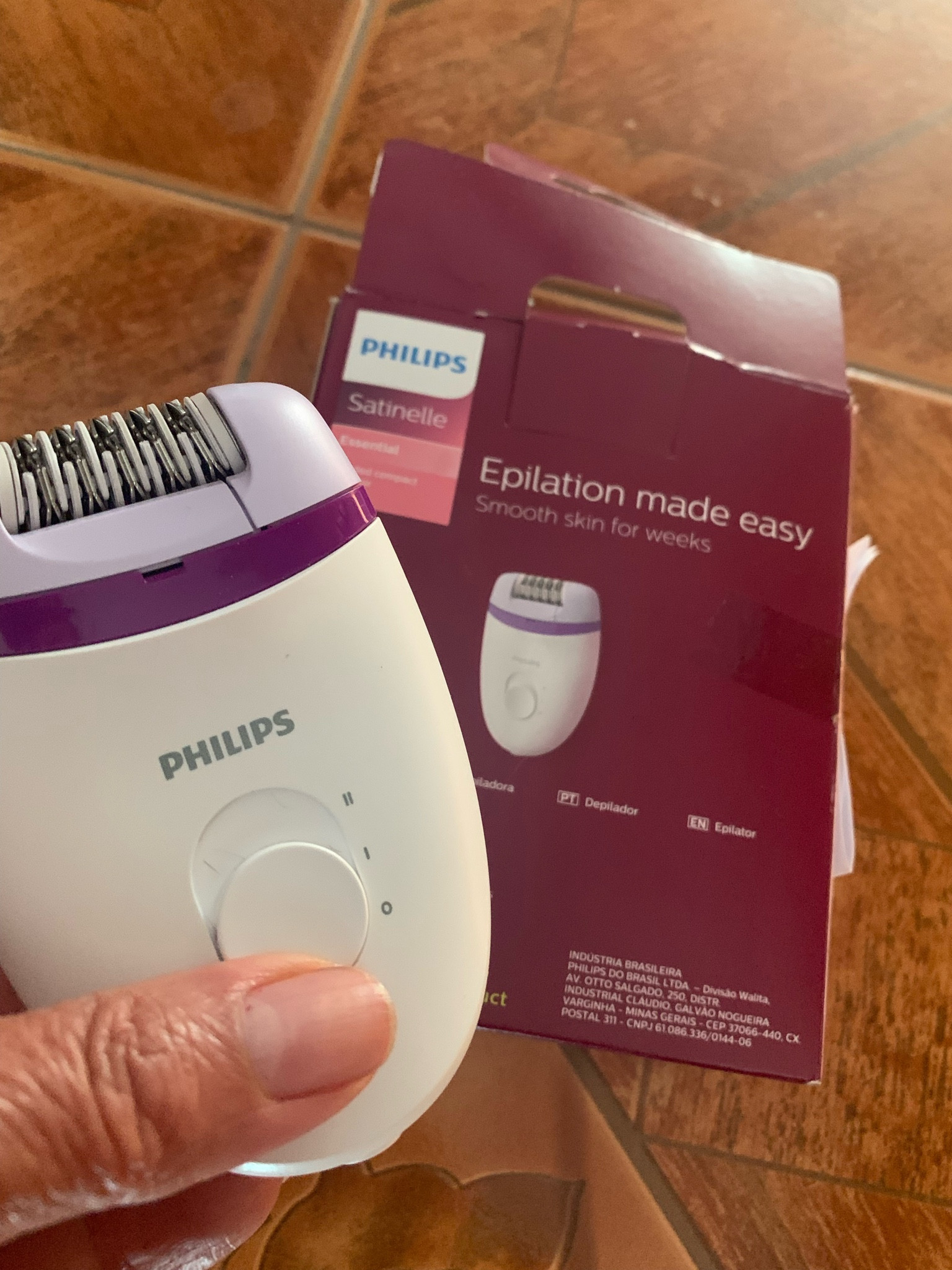 Depilador Elétrico Philips Satinelle Essential BRE225/00, 2 velocidades, Bivolt

Remove até os pelos mais finos e pequenos direto da raiz
Não irrita ou puxa a pele
Cabeça depiladora lavável
Acompanha 1 escova de limpeza
2 velocidades - Para diferentes densidades de fios
Design ergonômico - Para uso em diferentes áreas do corpo

#LTKguiadepresente #LTKbeleza #LTKbrasil