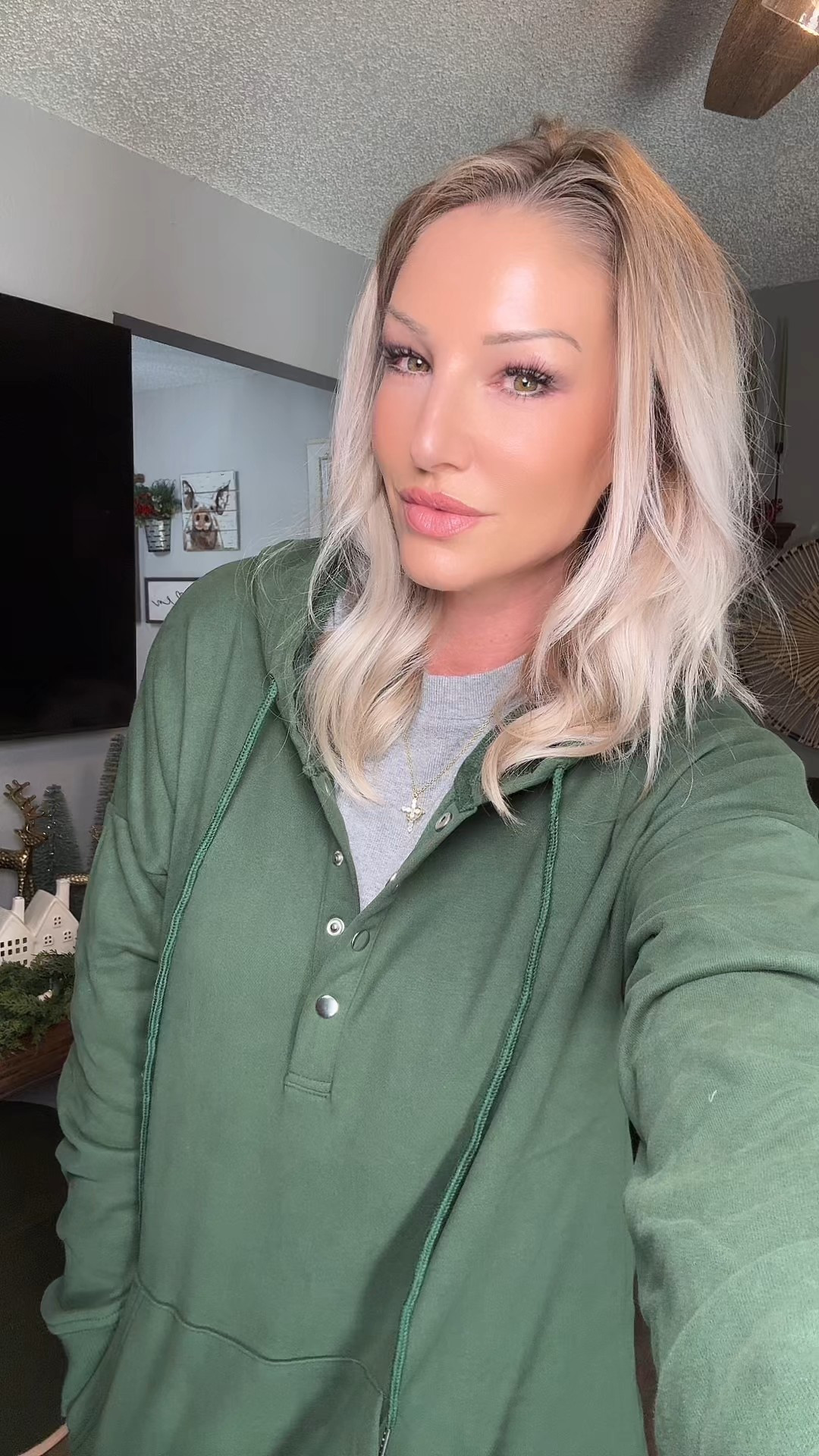 Best Amazon Hoodie 

#LTKdayinmylife #LTKSaleAlert #LTKCyberWeek