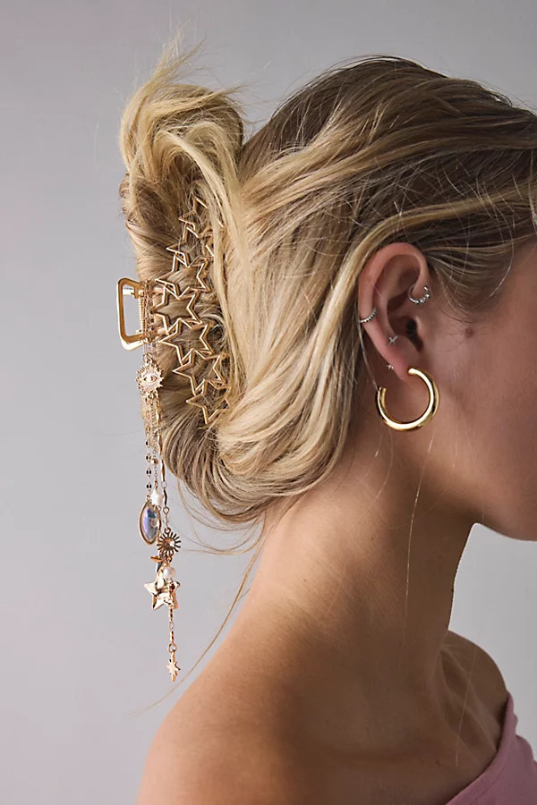 Multi-Star Charm Dangle Claw Clip in Gold, Women's at Urban Outfitters | Urban Outfitters (US and RoW)
