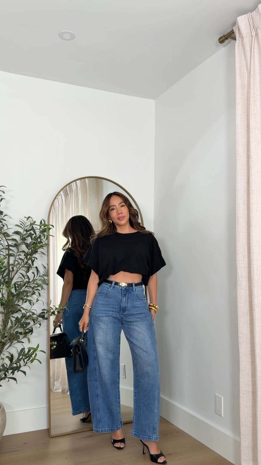 Viral Amazon barrel jeans! Wearing size 2

#LTKdayinmylife #LTKgrwm #LTKootd