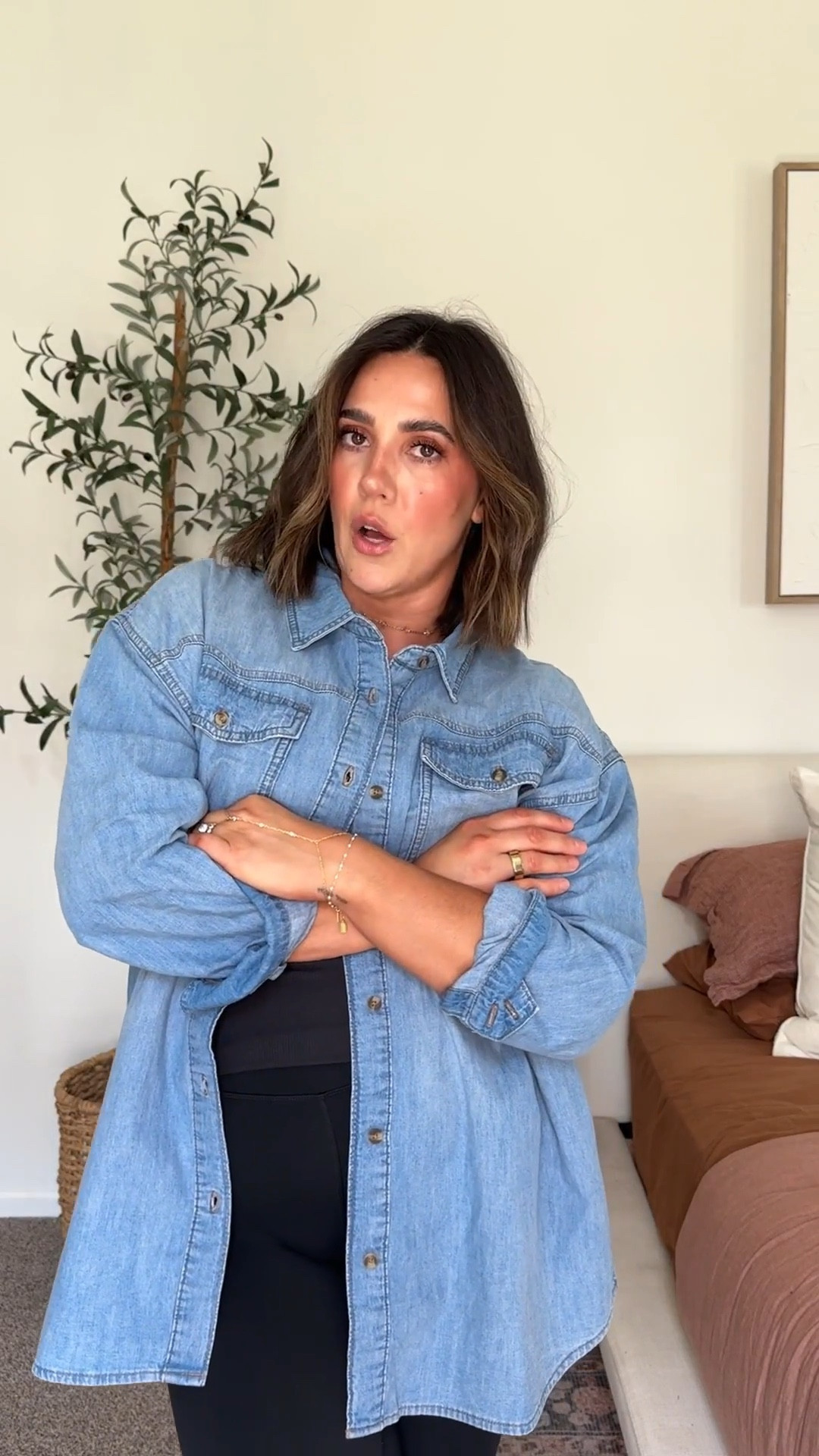 My dream oversized denim shirt, it’s lightweight and layerable. I love it so much! Size L in all. 


#LTKSeasonal #LTKMidsize #LTKootd