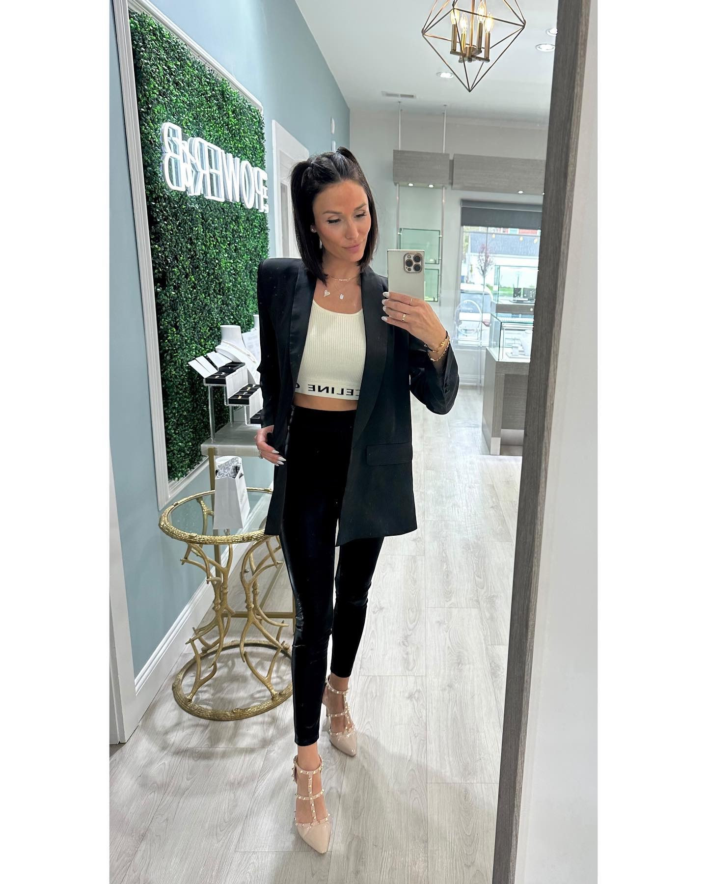 OOTD Moment 🤍🖤

Feeling this ensemble: clean B & W look sprinkled with sparkle 💎

• Mini Diamond Dog Tag 
• PowertoB Limitless Bracelet
• Amore Large Diamond Heart Pendant 
@stylebystaz

 #OOTD #FashionInspo #ChicStyles #OutfitInspiration #StyleOfTheDay #DailyFashion #StreetStyle #FashionPost #StyleInspo #OOTDFashion #InstaStyle

#LTKMostLoved #LTKWorkwear #LTKWatchNow