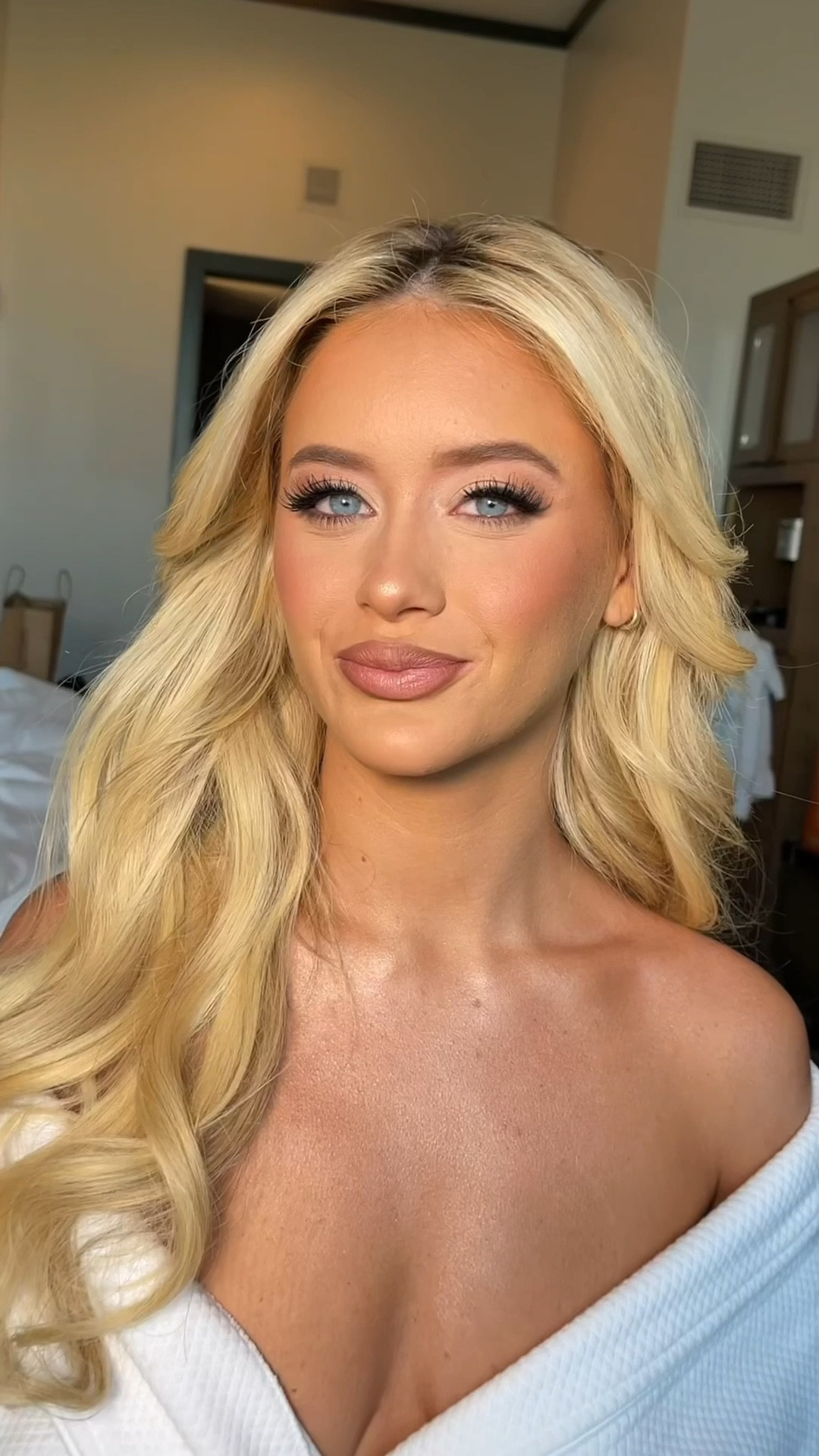 Product breakdown on this look on Kaylor for LTK con💘

#LTKBeauty