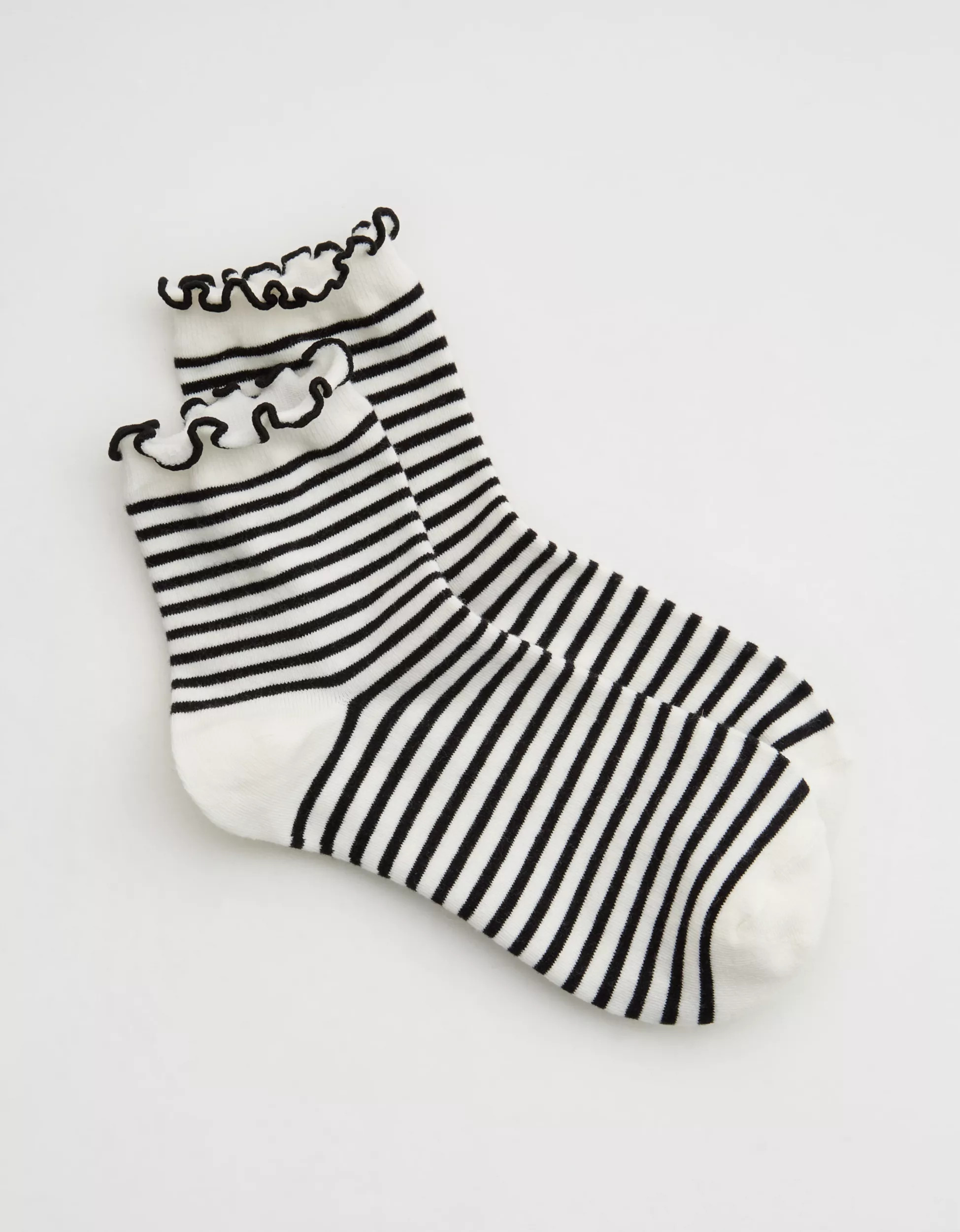 Aerie Scallop Tipping Bobby Socks | Aerie