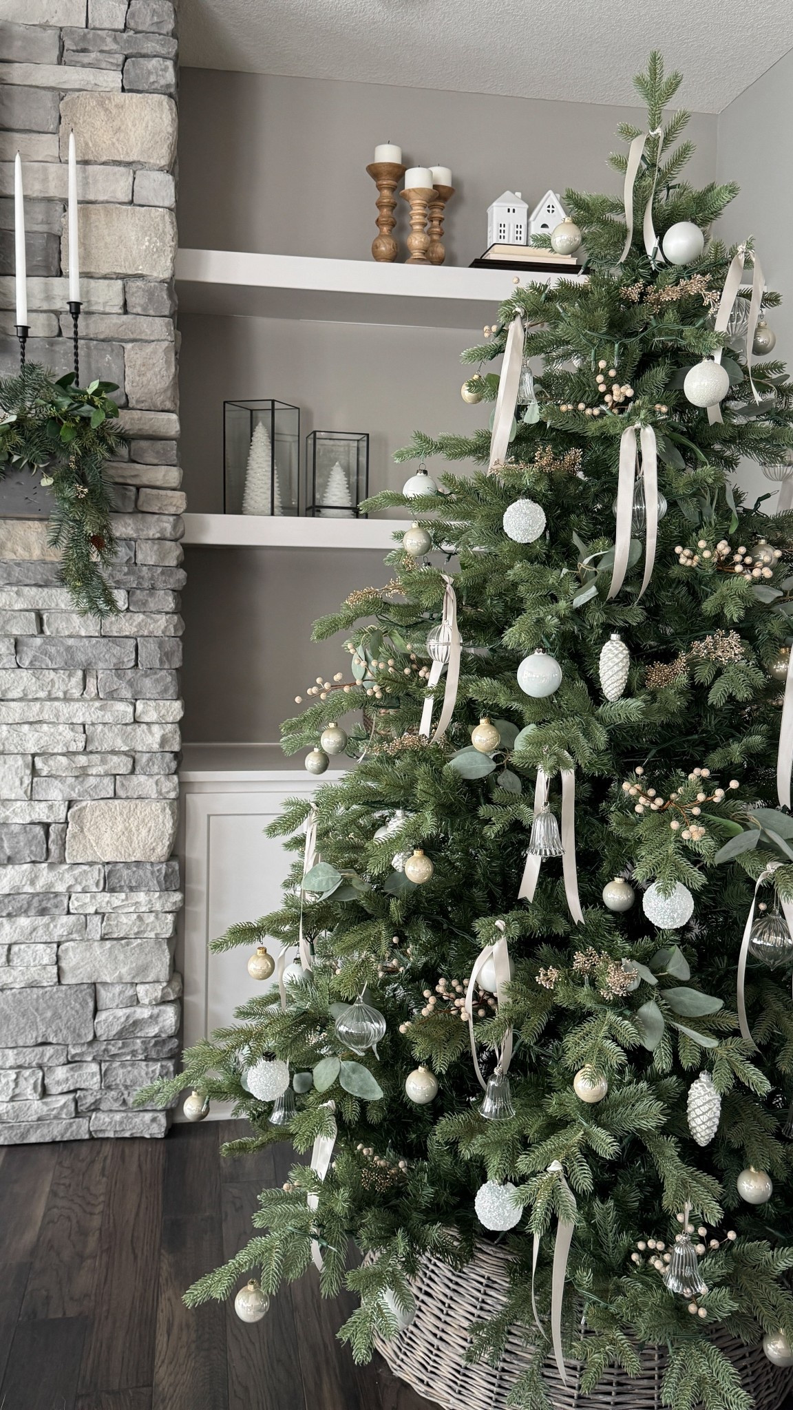 Christmas Tree ✨

#christmastree #amazon 

#LTKHoliday #LTKHome #LTKSeasonal