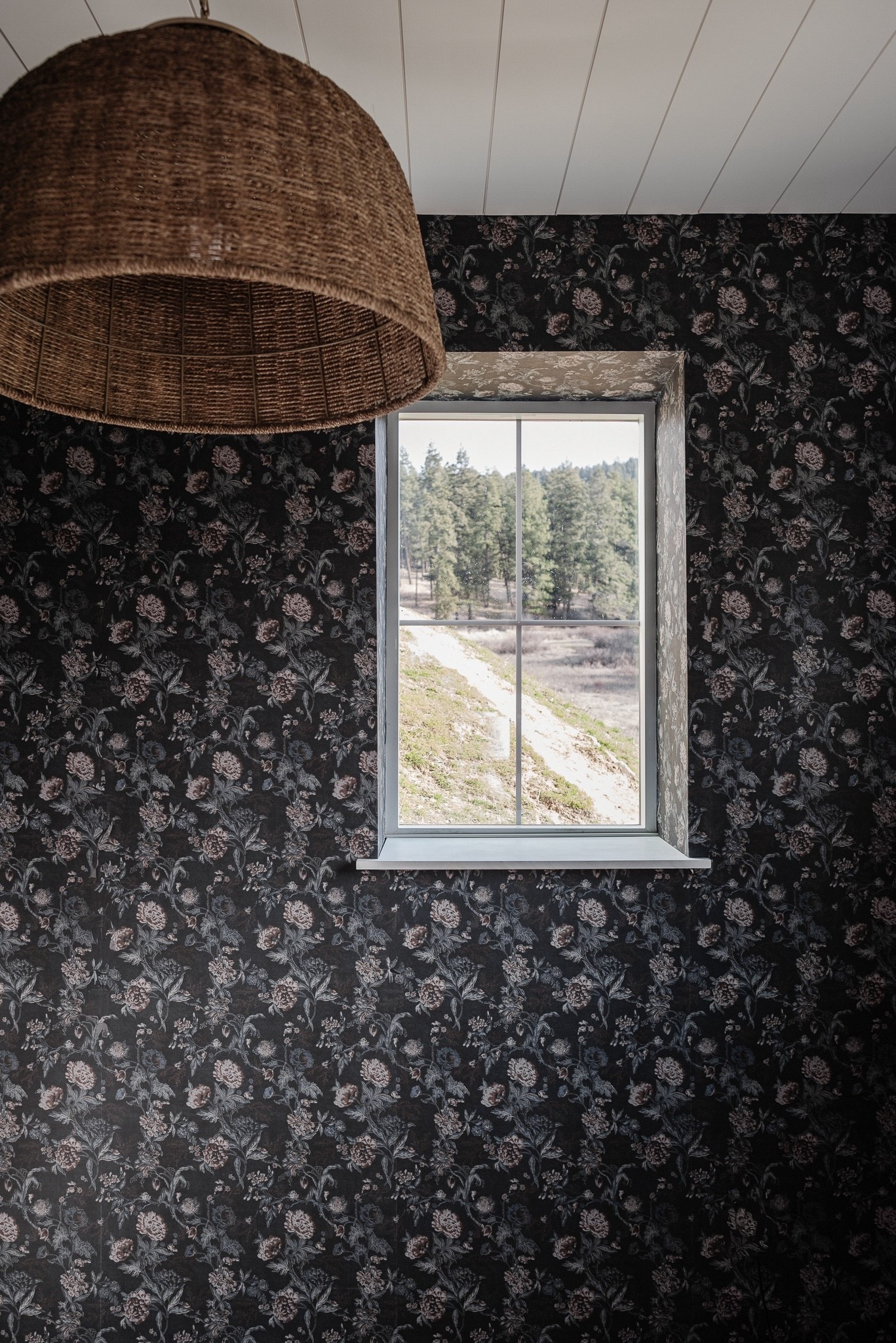 Obsessed isn’t a strong enough word for this wallpaper from @mcgeeandco. I love it so much!! 

DIY, wallpaper, studio, McGee, McGee and Co, Moody, wallpaper, home office, DIY office, pendant, target, work in progress 

#LTKSpringSale #LTKHome #LTKSaleAlert