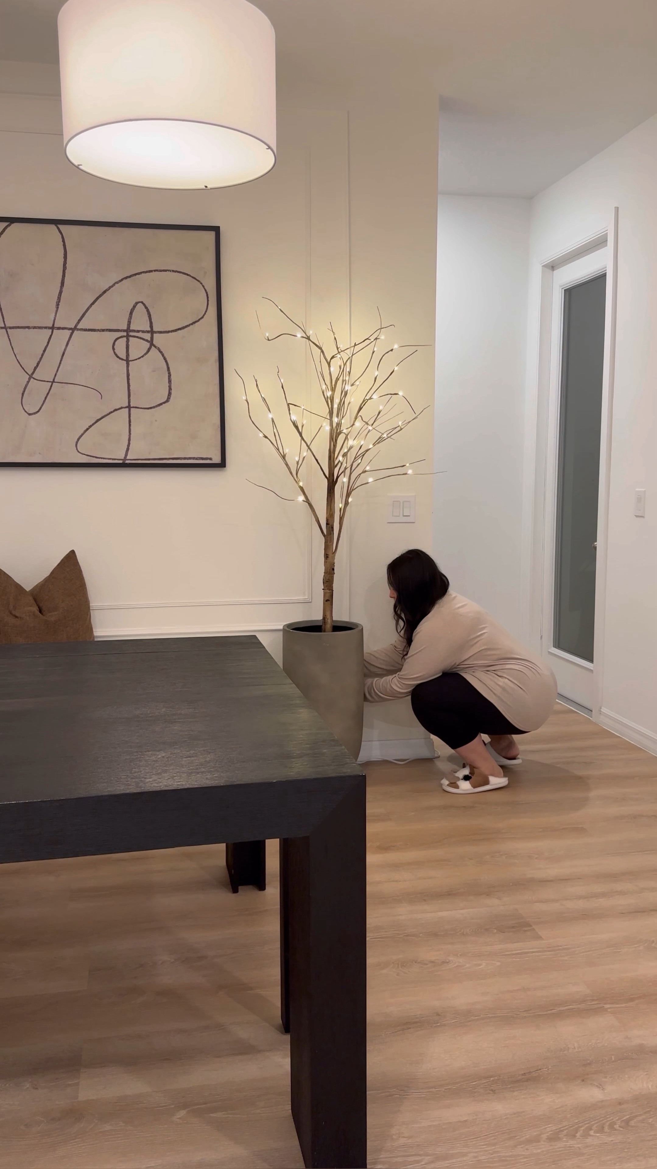 Christmas decor  ⬆️🎄

Holiday decor | Christmas ideas | garland | home decor | light branch tree | Christmas candy treats | home holiday hosting 

#LTKsalealert #LTKhome #LTKHoliday