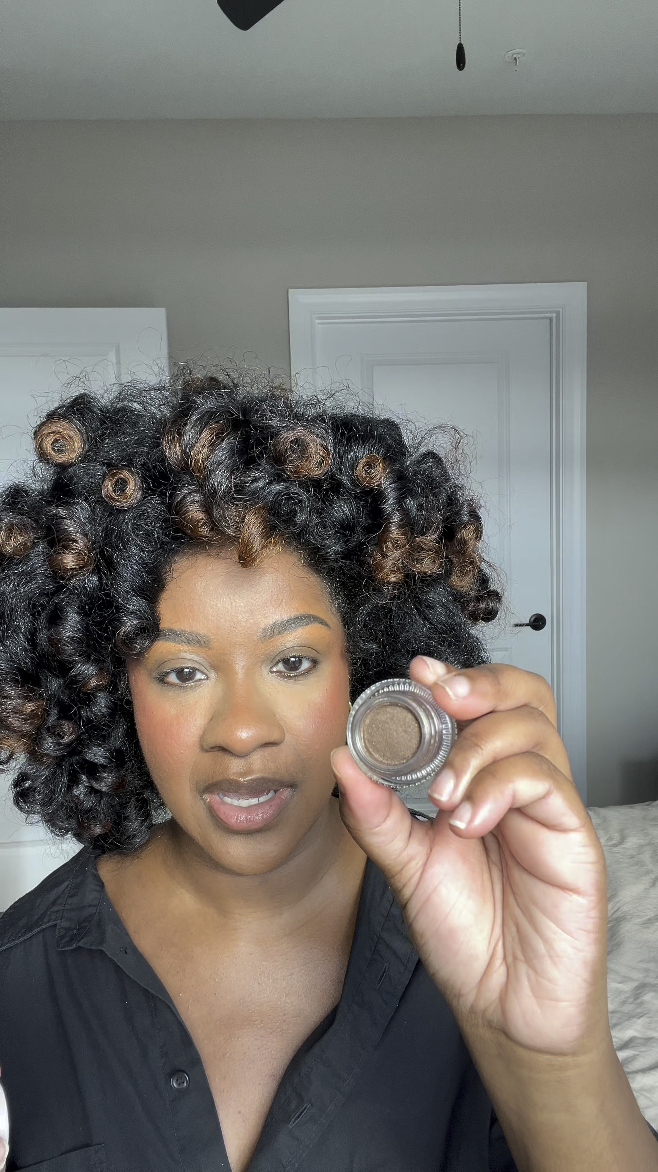 Testing new makeup from Jones Road Beauty 🤍 

#LTKVideo #LTKBeauty #LTKFindsUnder50