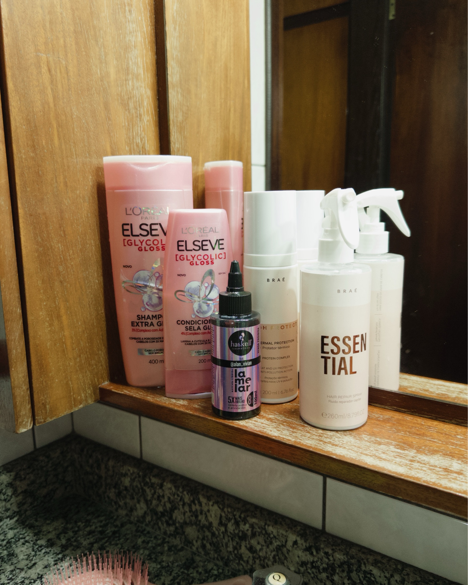 Lavagem de hoje! 🫧🧖🏻‍♀️✨🤍

Simplesmente o resultado do cabelo ficou impecável, amigas! Soltinho, brilhoso e super macio ✨

Dois protetores térmicos, porque eu gosto de misturar as vezes, mas não tem necessidade  

#LTKbrasil #LTKbeleza #LTKpromo