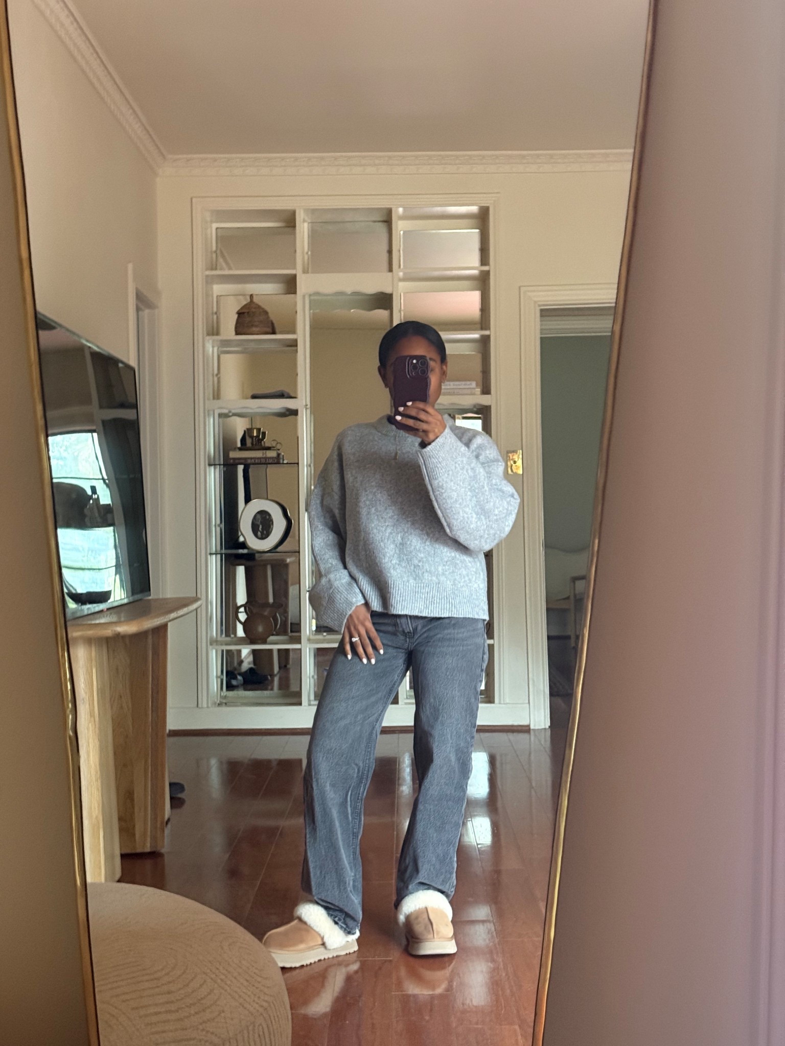 Grey sweater, grey jeans, Ugg slippers 

#LTKPetite #LTKootd