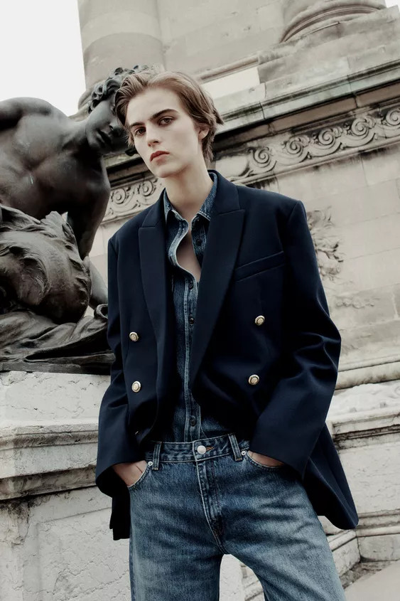ZARA WOMAN COLLECTIONFull cut blazer with notched lapel collar. Long sleeves with shoulder pads. ... | Zara US