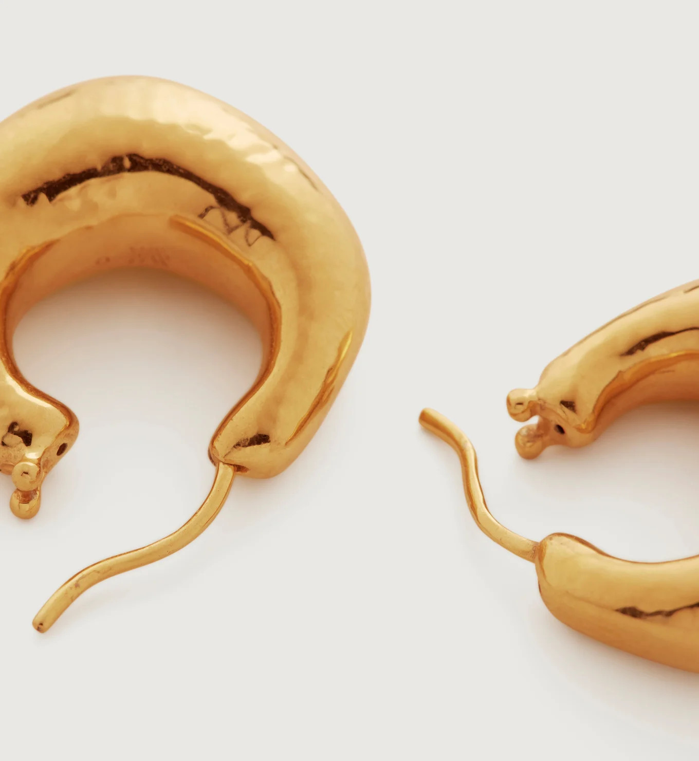 Deia Chunky Medium Hoop Earrings | Monica Vinader (Global)