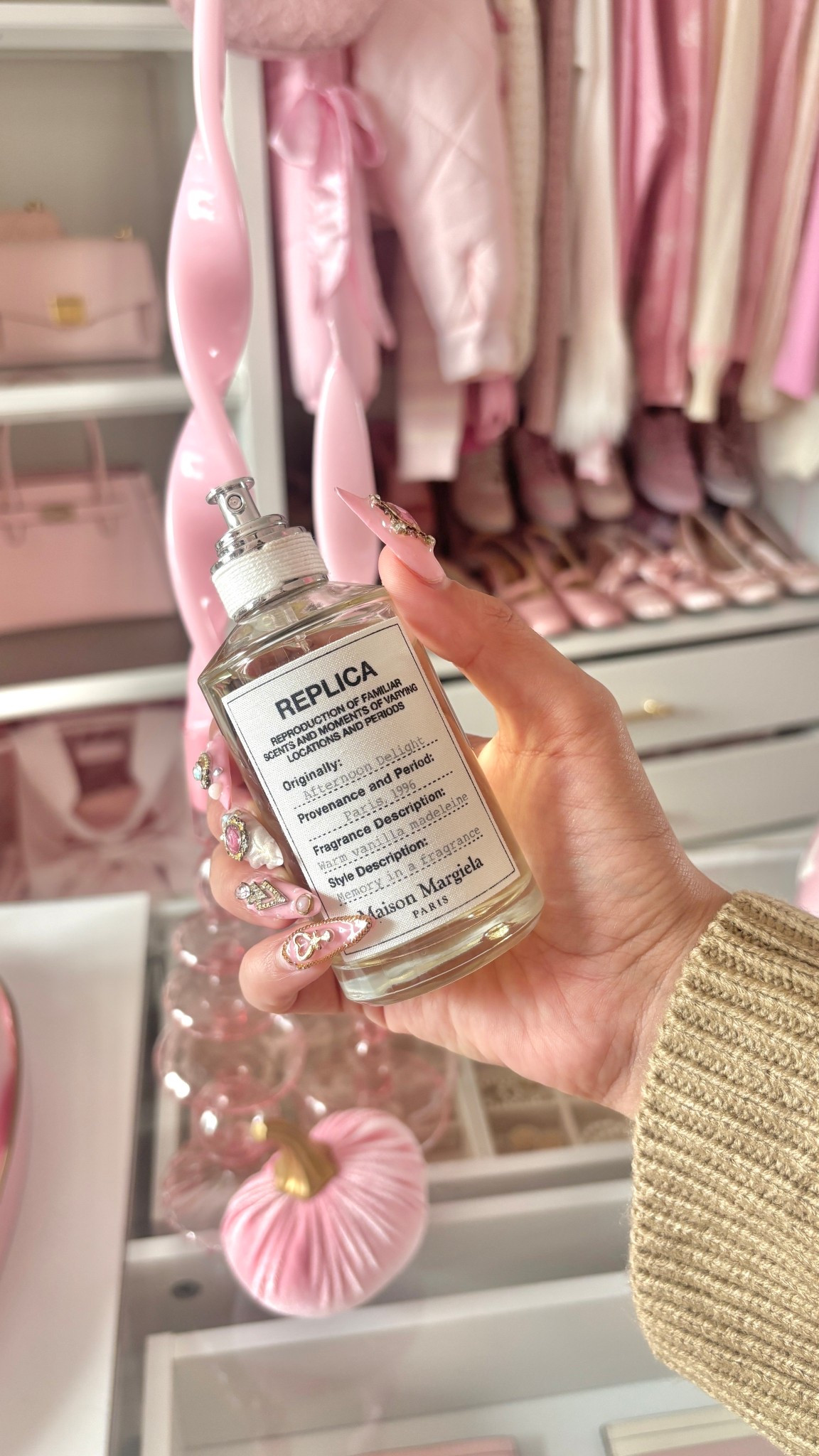 Afternoon Delight, a Maison Margiela Replica scent 🤍

warm vanilla, buttery madeleine, and creamy sandalwood — it’s giving quiet joy and cozy indulgence ☕💭


#LTKBeauty