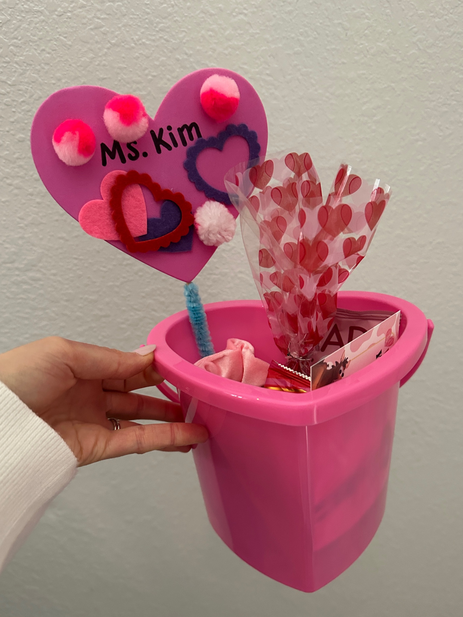 Teacher valentine gifts 

(Teacher gifts, Valentine’s Day, vday, Valentine’s Day teacher gifts, party favors, heart container, kids craft, kids, toddlers, preschool, crafty, Michael’s, target, Valentine, Costco, gifts, girl mom, boy mom, teaching, love, cute, little girl, mom life)

#LTKSeasonal #LTKMostLoved #LTKKids