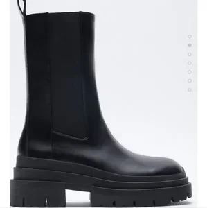 Most wanted Zara boots!!! Trendy & chucky! | Poshmark