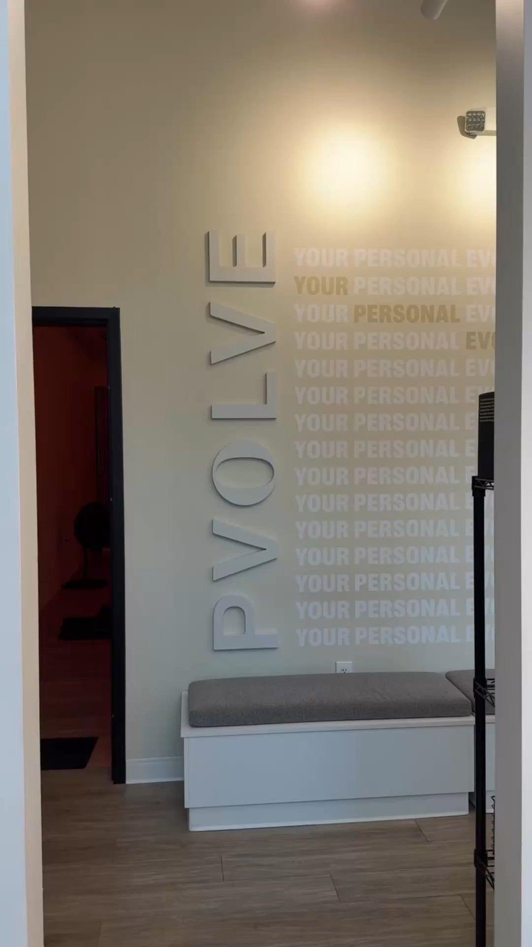 I had such a great workout at @pvolveatlanta! @tiffanyaileen12’s class kicked my butt in the best way possible. She made sure to check in on all of us to help us with the technique 💪 check out her class at Pvolve I had so much fun! 🤩 
#pvolve #fitness #mrsatlanta #mrsgeorgia #sculptandshape