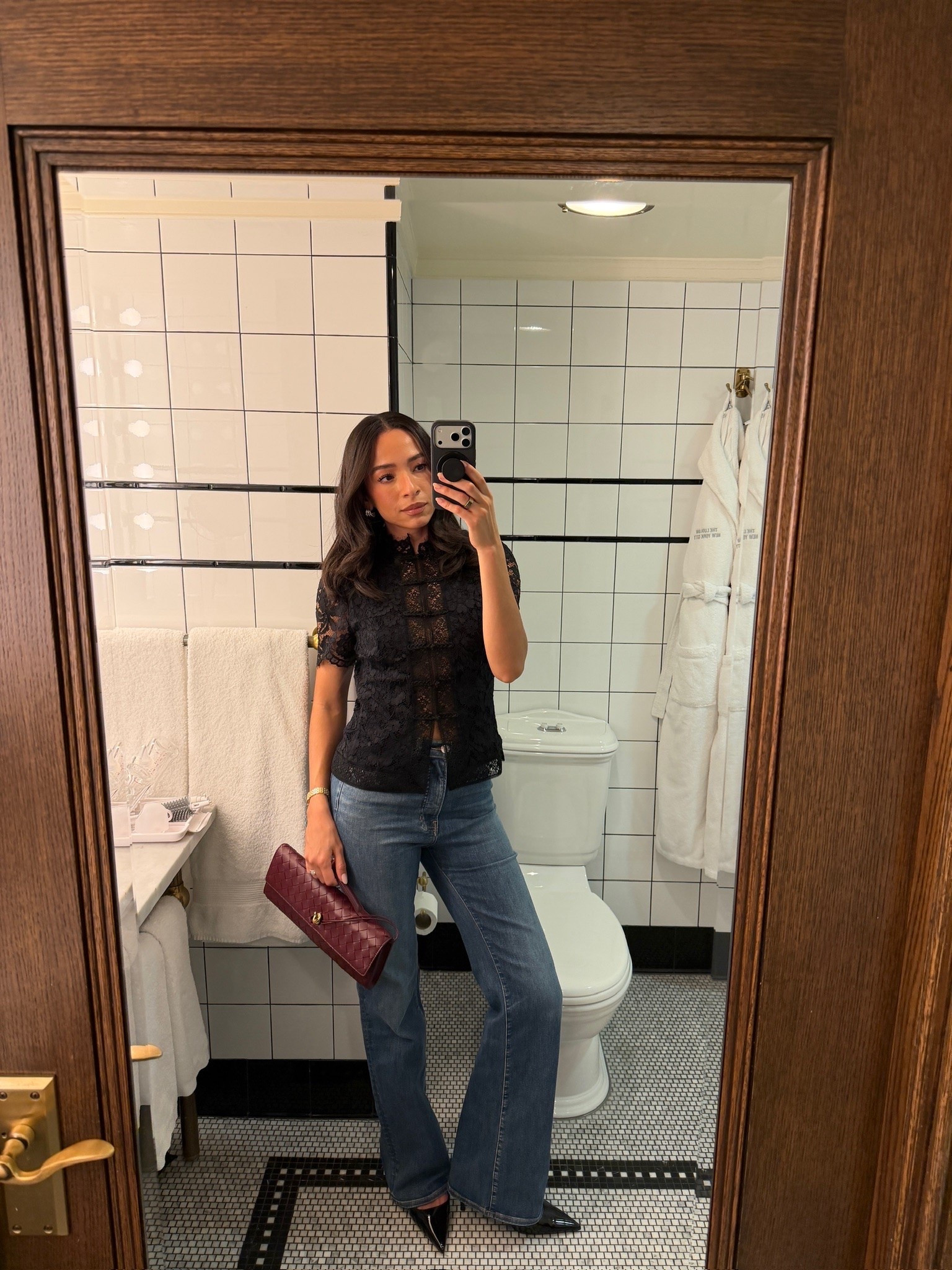 NYC outfit! Wearing size S black top and size 27 jeans (insanely flattering!!) love that they’re soft and have stretch for all day comfort 👏🏽

New York City outfit, NYFW, city outfit, date night outfit, dinner outfit, fall outfits, fall fashion, fall style

#LTKSeasonal