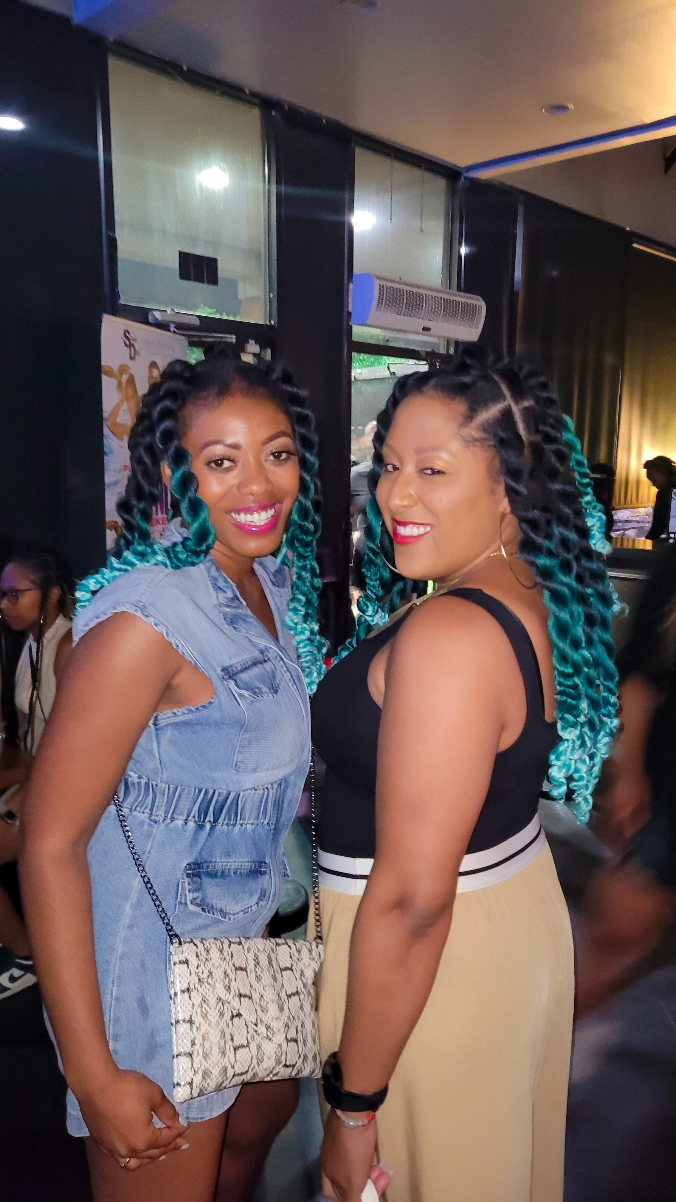 I’m obsessed with this Sensationnel X-pression Pre-Stretched Braiding Hair in the dreamy 3T1B/MINT/LMINT shade 🌊 It’s giving full-on mermaid magic 🧜🏽‍♀️ Perfect for box braids, twists, and creative protective styles that make a statement.

#LTKBeauty #LTKFindsUnder50