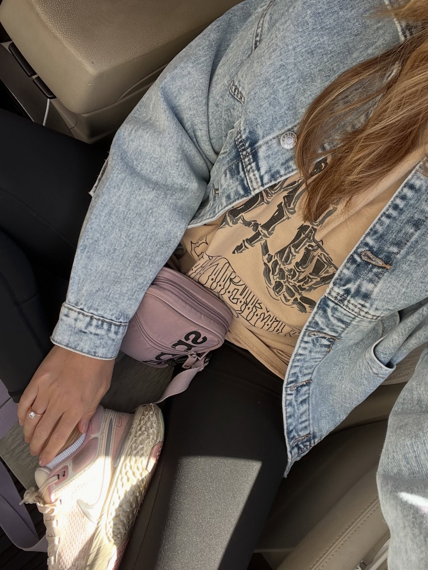 oversized layers, leggings, + sunsets 🌅🧡

#springoutfitideas #leggingsoutfit #momstyle #comfyoutfit