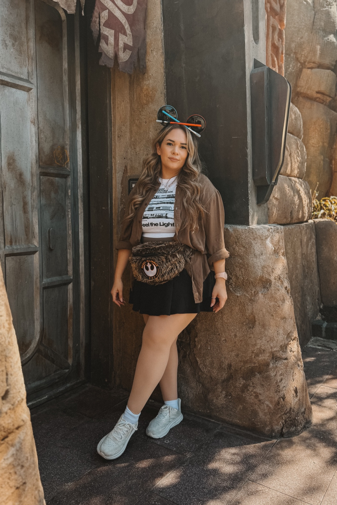 Star Wars Outfit 


Also a great option for Batuu Star Wars Galaxy Edge in Walt Disney World 

📍 Hollywood Studios

I tried to link similar products to help you achieve a close outfit to mine pictured.

Original outfit 
Thrifted men’s brown shirt 
Fantasy feelings IG ( they have not been on in months linked similar lightsaber hilt shirt) 

Skort lululemon currently sold out 
Will update once spring comes and they restock 

Fanny pack @buckledown 

#starwarsoutfit 
#disneylandoutfit 
#hollywoodstudiosoutfit 