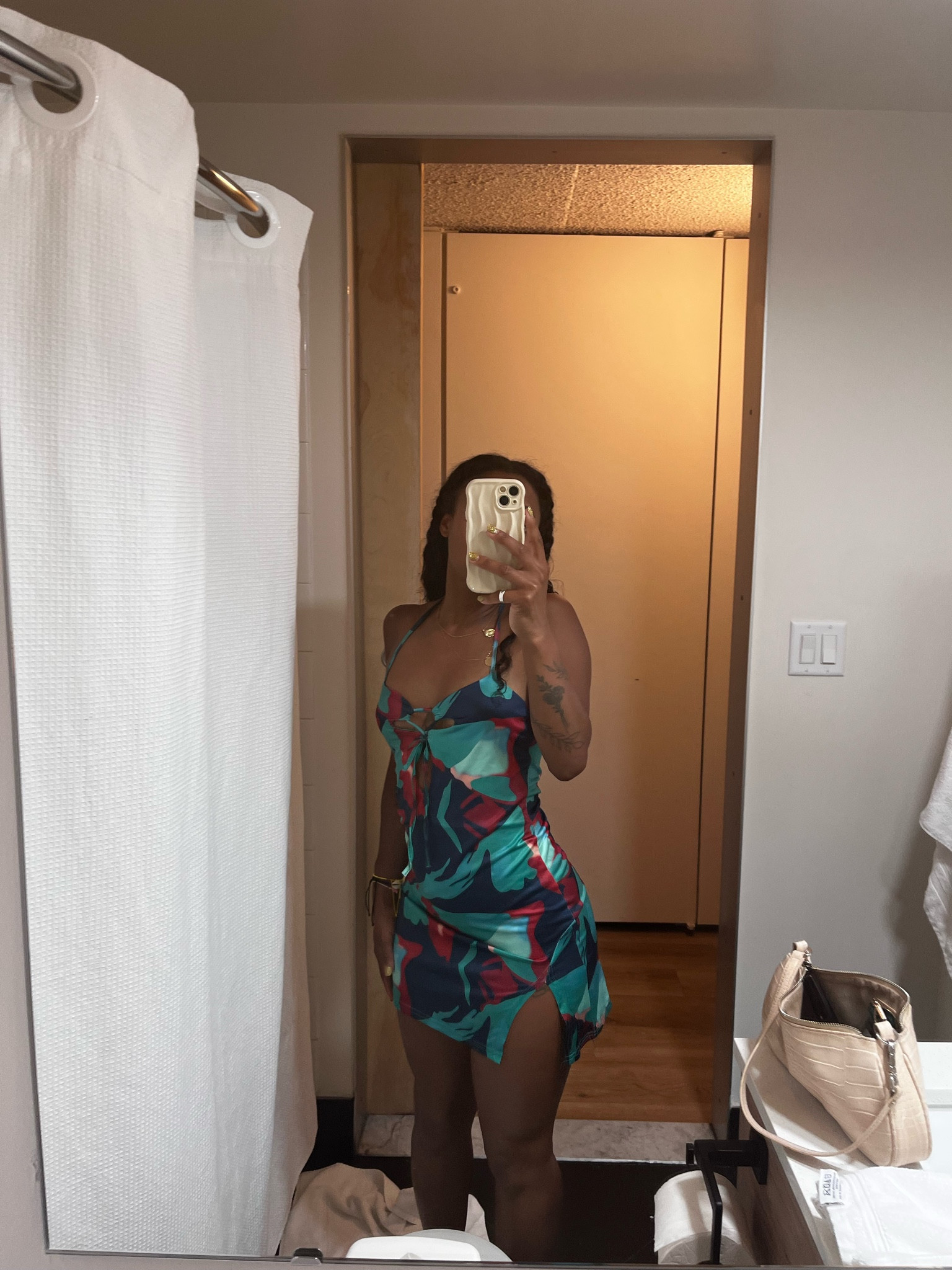 Hues of blue!

#LTKSeasonal #LTKparties #LTKHoliday