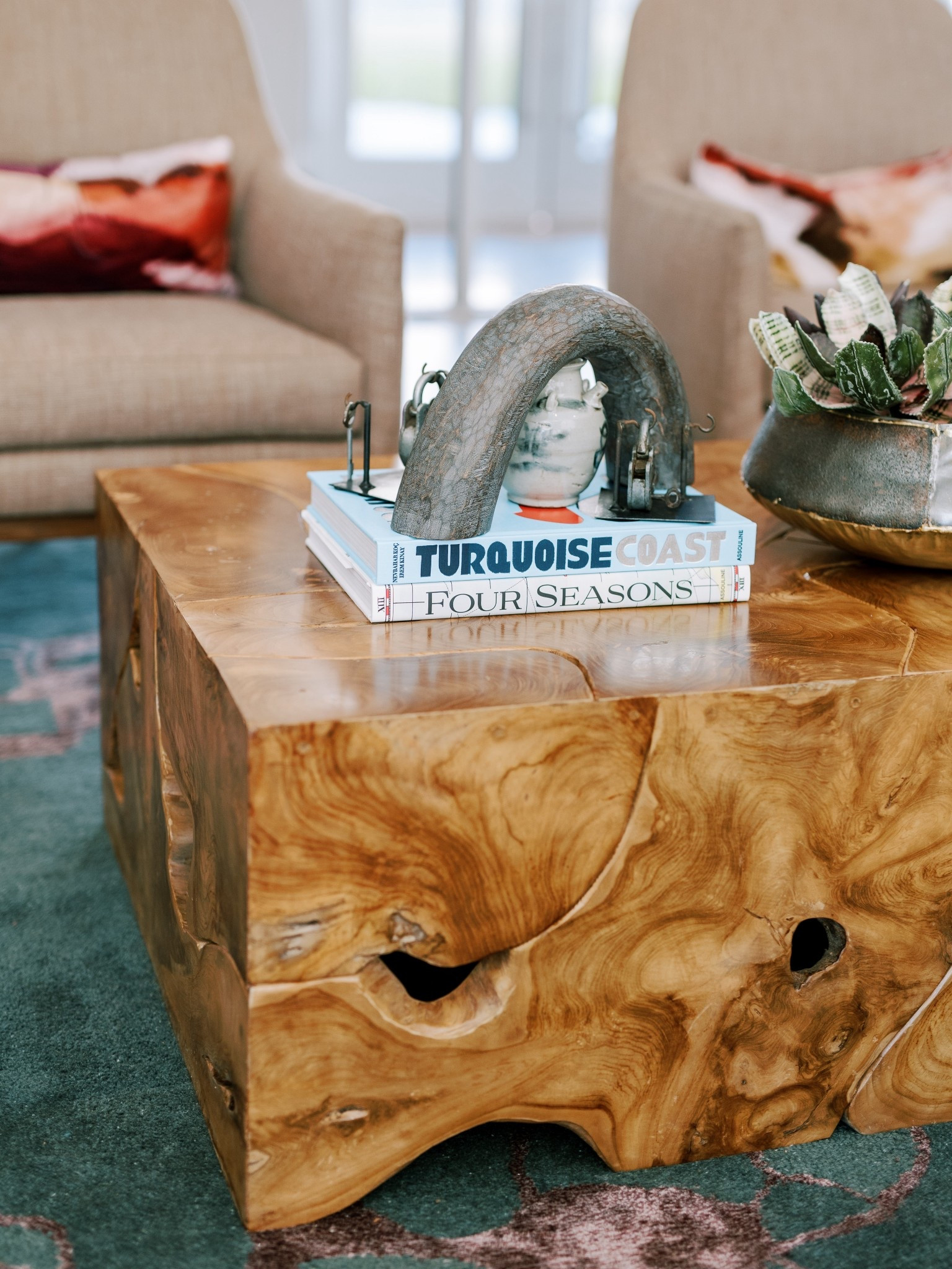 We love a stunning coffee table that is styled beautifully! 😍 ✨🤌🏼

#LTKStyleTip #LTKFamily #LTKHome
