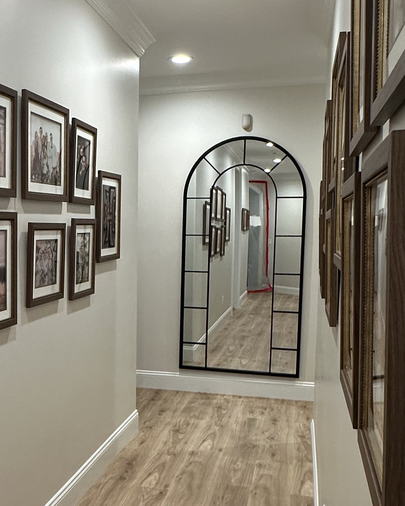 Perfect tall mirror for a hallway. Metal frame. Arched top. Window grid. 

#lauraporterdesigns #wayfair #wayfairhome #mirror #metalmirror #archedmirror #hallway #homedecor #ltk #ltkhomedecor 

#LTKHome