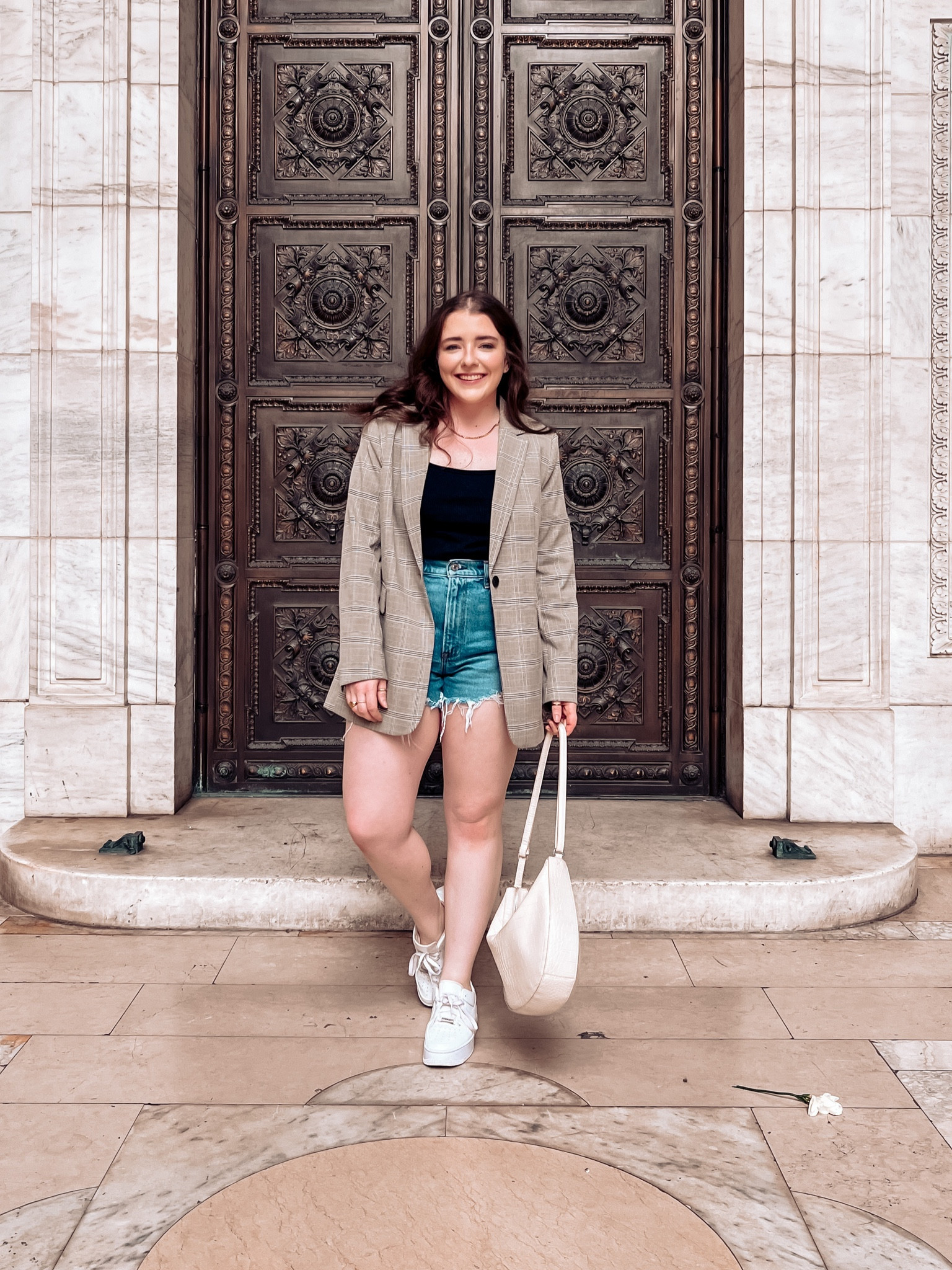 Easy summer layered outfit!



Blazer shorts Abercrombie and Fitch Nike bodysuit 

#LTKunder50 #LTKunder100 #LTKSeasonal