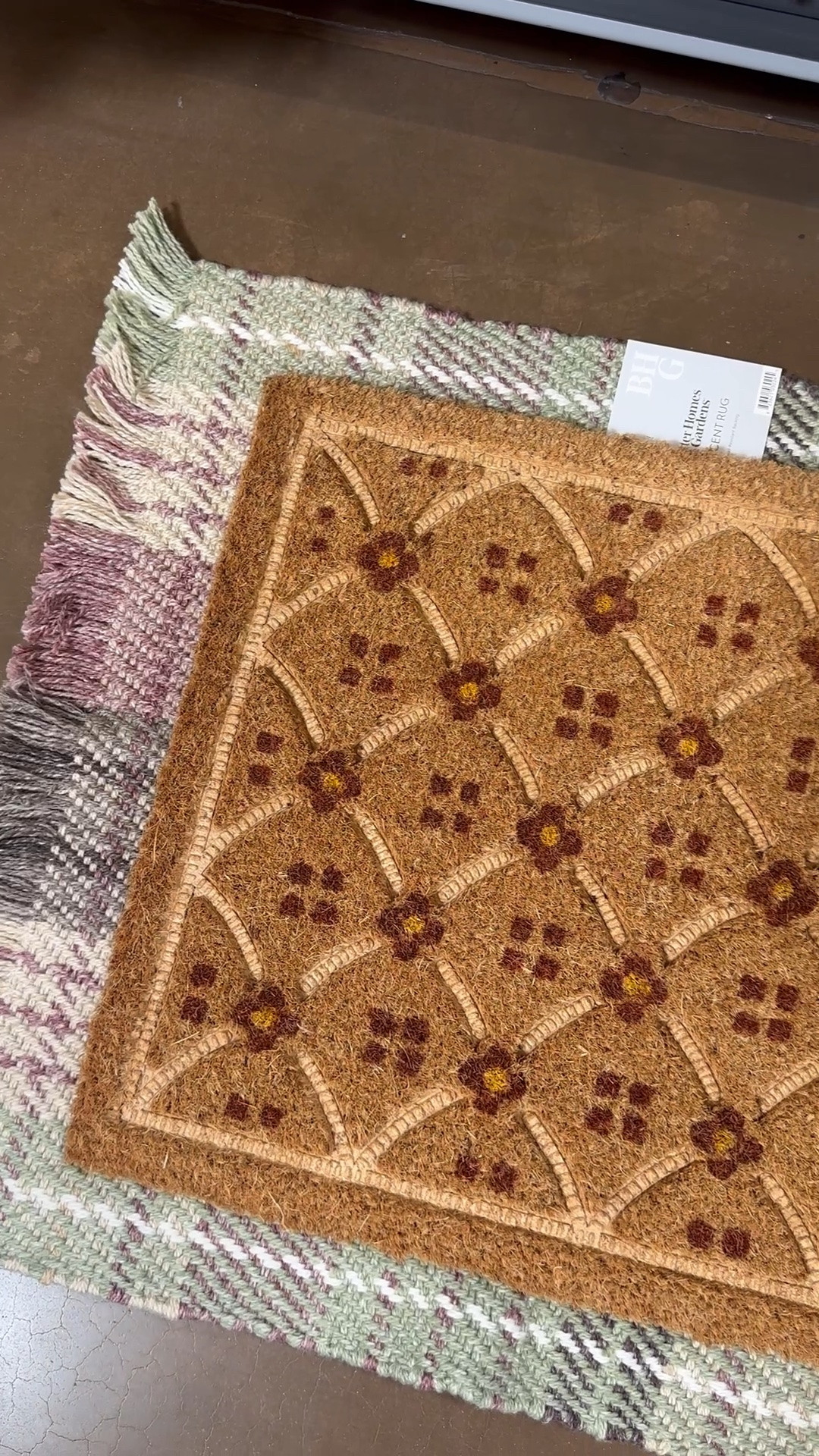 Fall rugs. Add these two rugs to the front door for those cozy layers for Fall!

Plaid rug
Flannel rug
Front door rug 
Rug 
Fall entryway 
Autumn 
Walmart fall decor 
Home decor 
Front door 
Vintage 
Cozy cottage 
Mums 
Pumpkins

#LTKSaleAlert #LTKHome #LTKSeasonal
