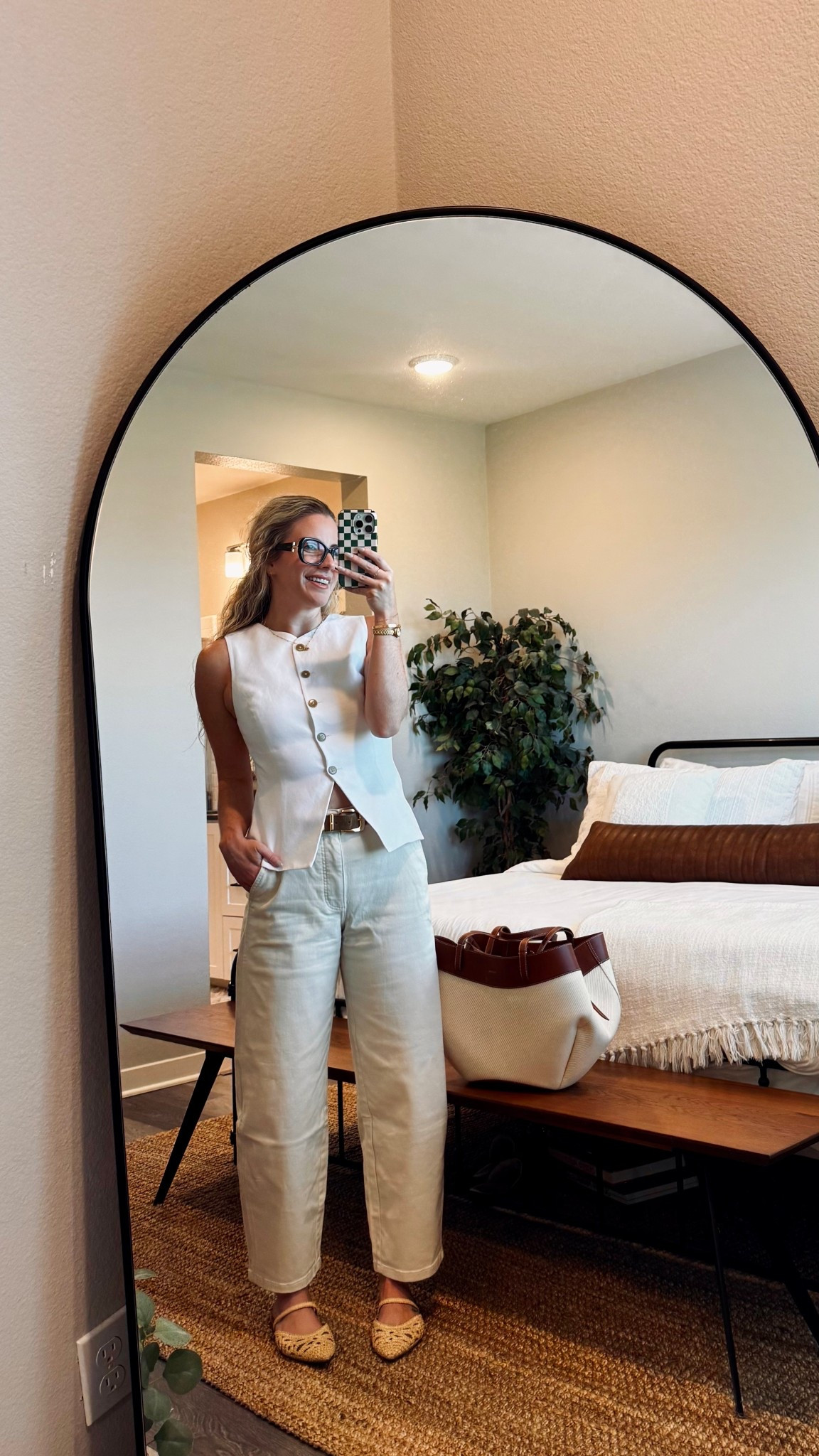 another busy day at work! i really love a monochromatic outfit, today i chose a white vest top paired with some cream barrel jeans. remember to accessorize, ladies 😘🫶🏻

#LTKStyleTip #LTKWorkwear #LTKFindsUnder100