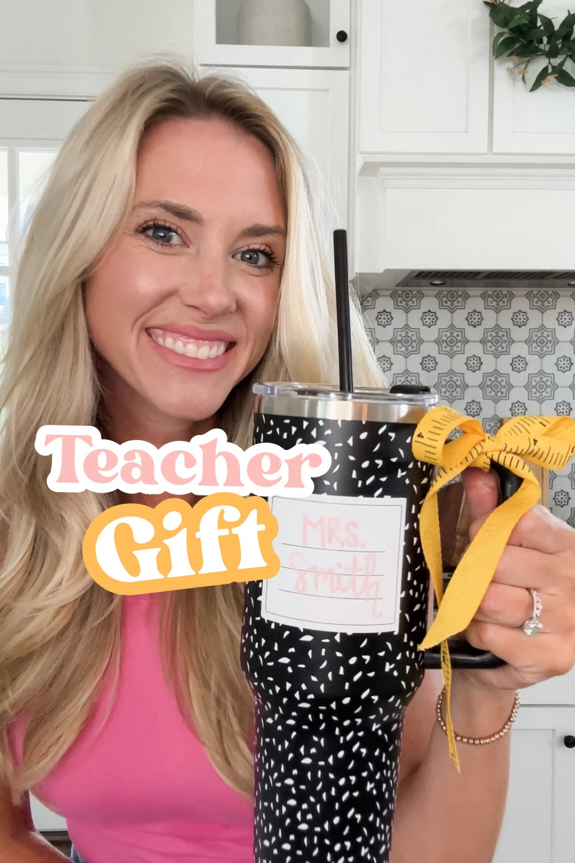 EASY Teacher Gift Idea for the first day of school! These adorable tumbler cups from @michaelsstores make the perfect gift for the teacher in your life! I love how they can be customized and they’re just so affordable!

If you have a Cricut, you could put their name on the cup in vinyl! 



#MichaelsMakers and #MakeitwithMichaels #everythingtocreateanything #diy #craftidea #momsofinstagram #teachergift