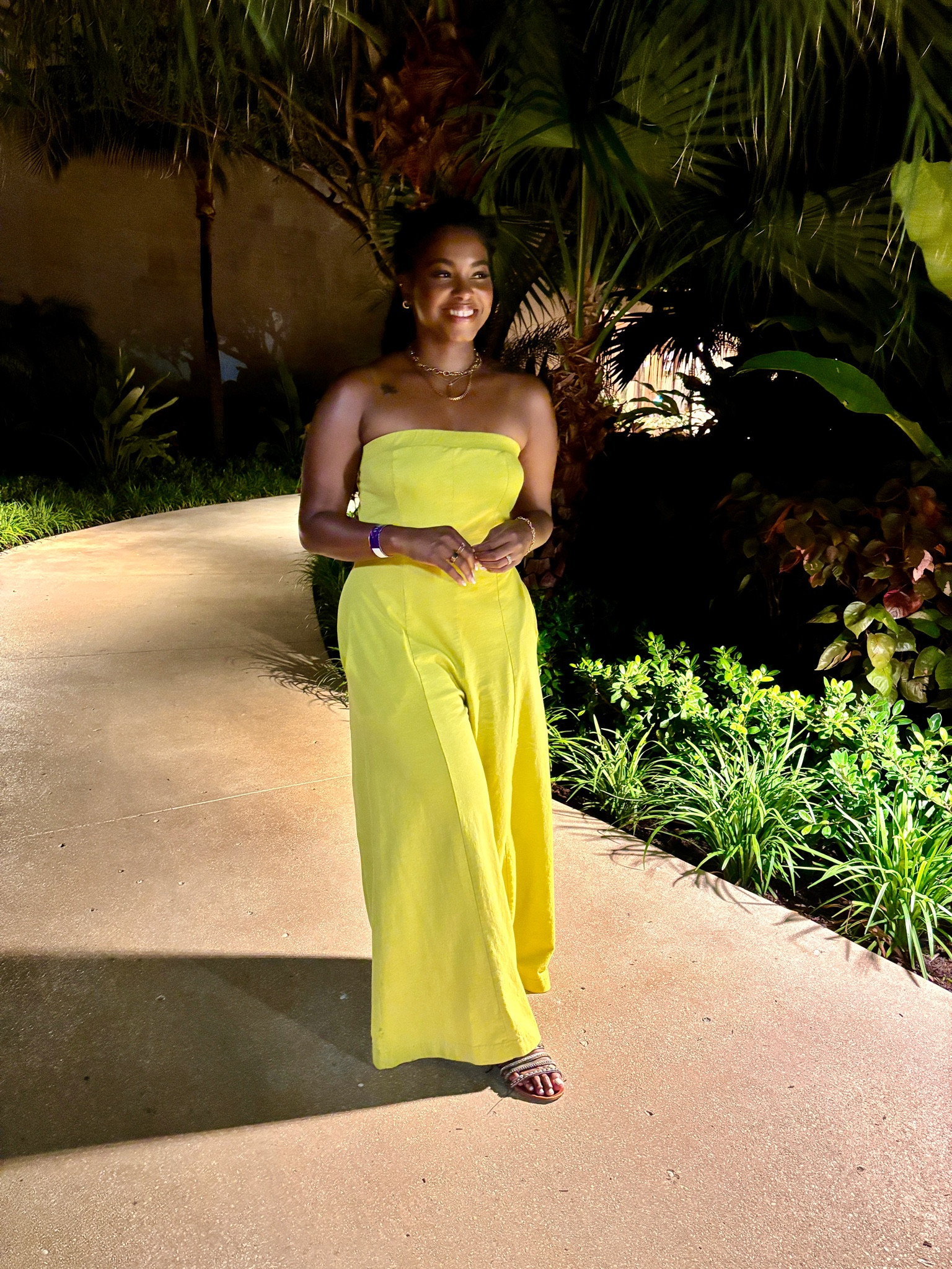 Vacay day 2 || wearing a Medium 


#LTKTravel #LTKFindsUnder100 #LTKMidsize