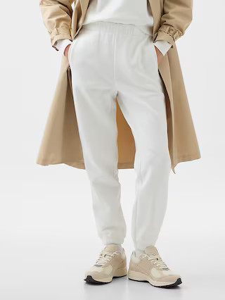 Vintage Soft High Rise Boyfriend Joggers | Gap (US)