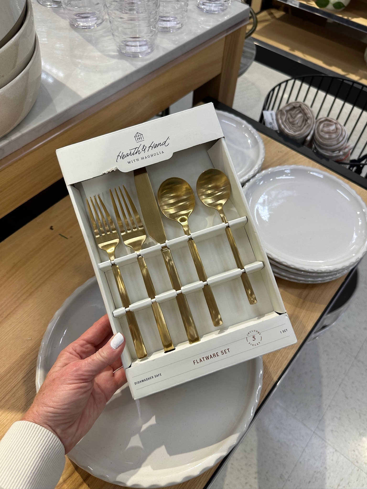 Love this copper flatware set from Target! 

#LTKHome #LTKfoodie