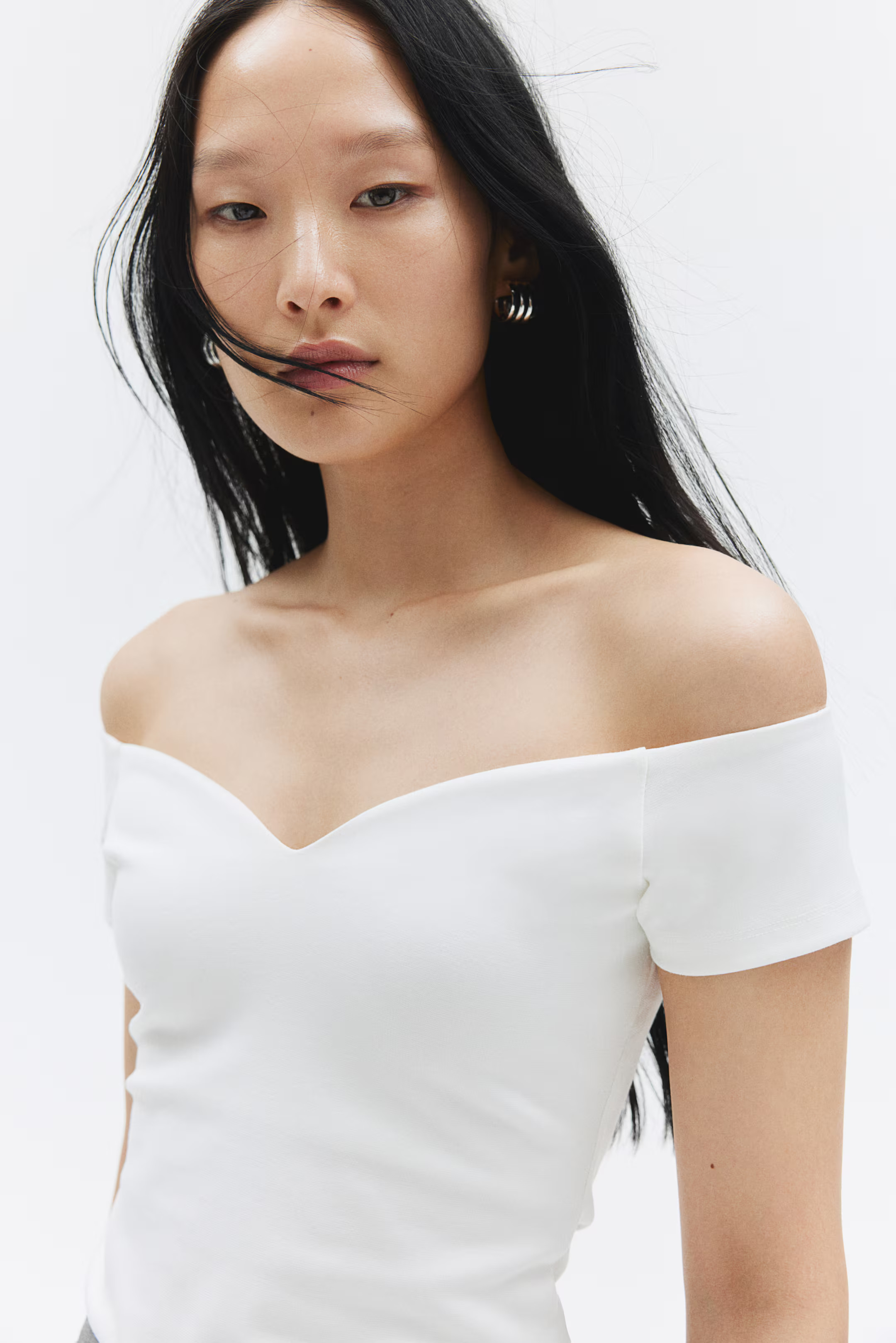 Short off-the-shoulder top | H&M (UK, MY, IN, SG, PH, TW, HK)