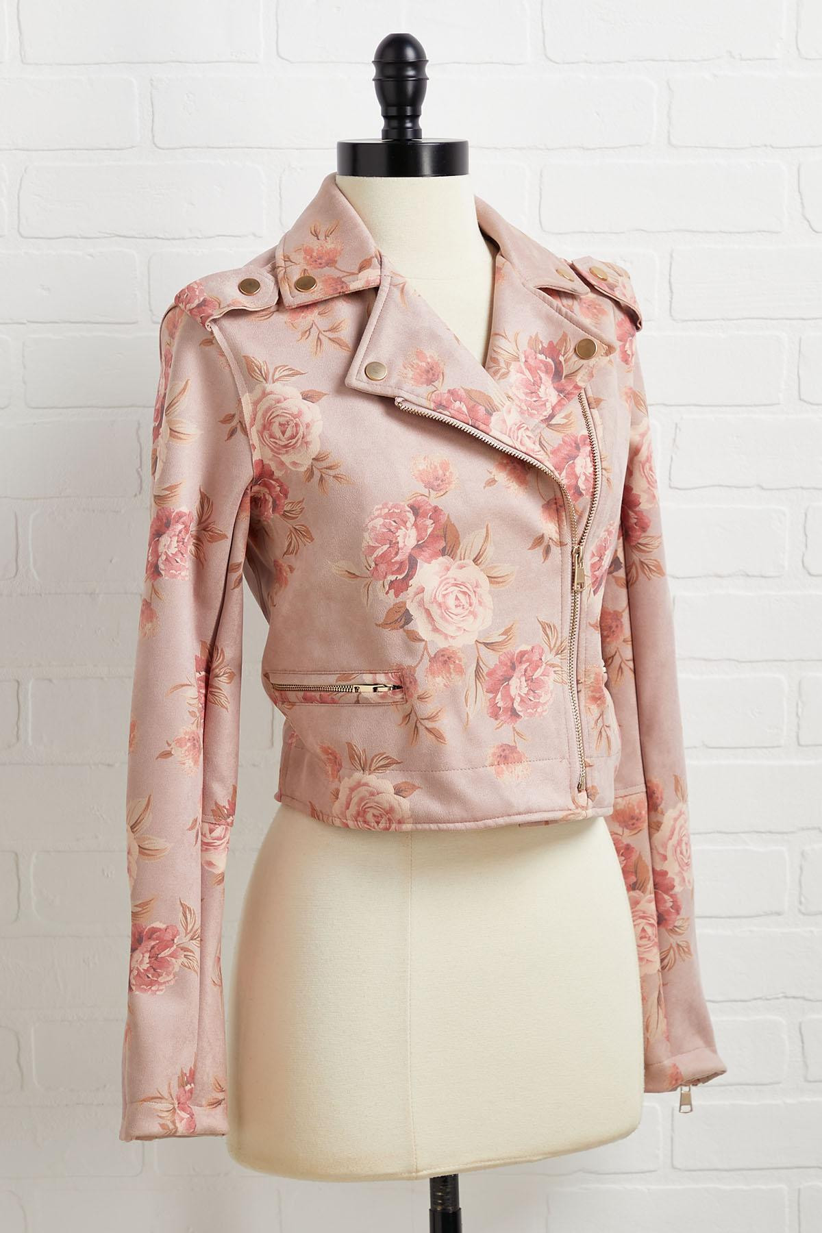 picking pink jacket | Versona