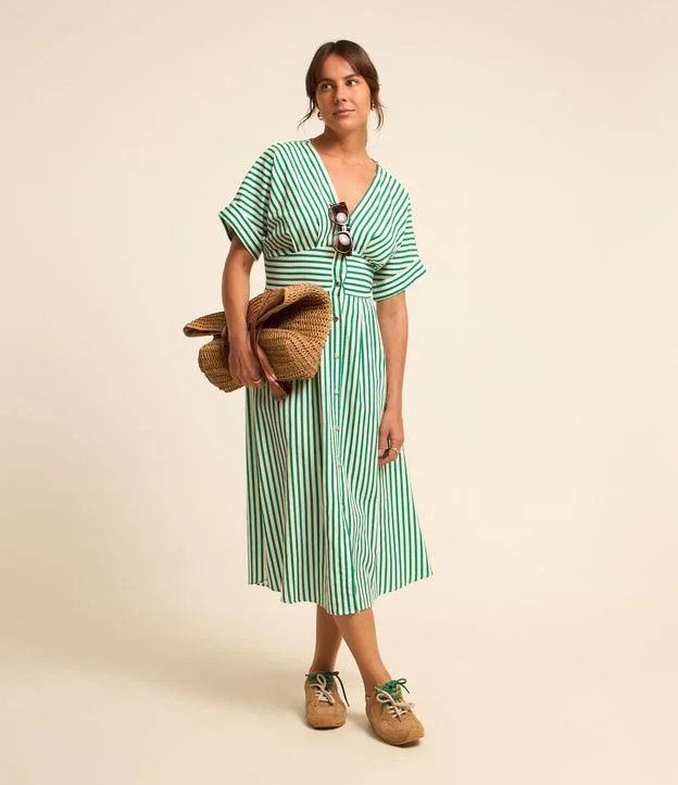 Vestido Midi Evasê em Tricoline com Pala na Cintura e Botões Dourados Verde - Lojas Renner | Renner (BR)