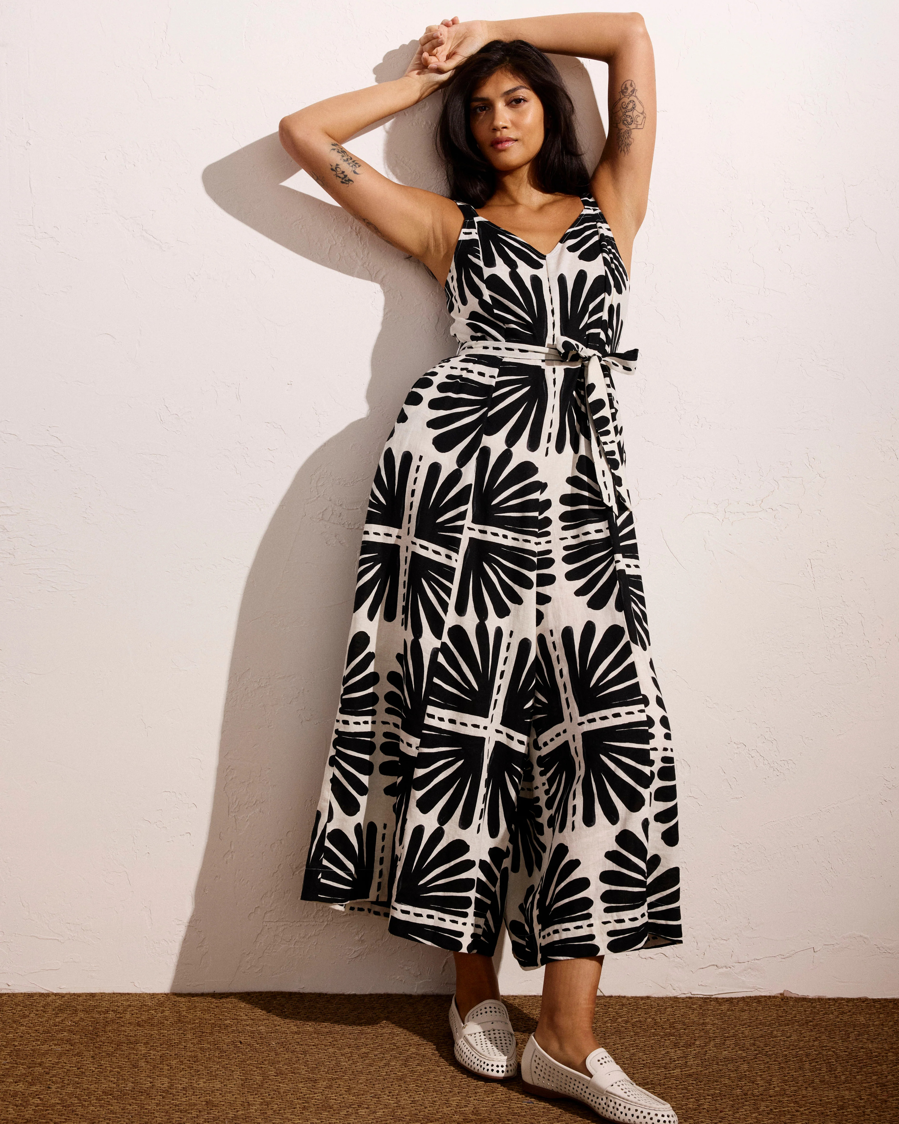 Promenade Linen Jumpsuit - Ink Bloom Print | Universal Standard