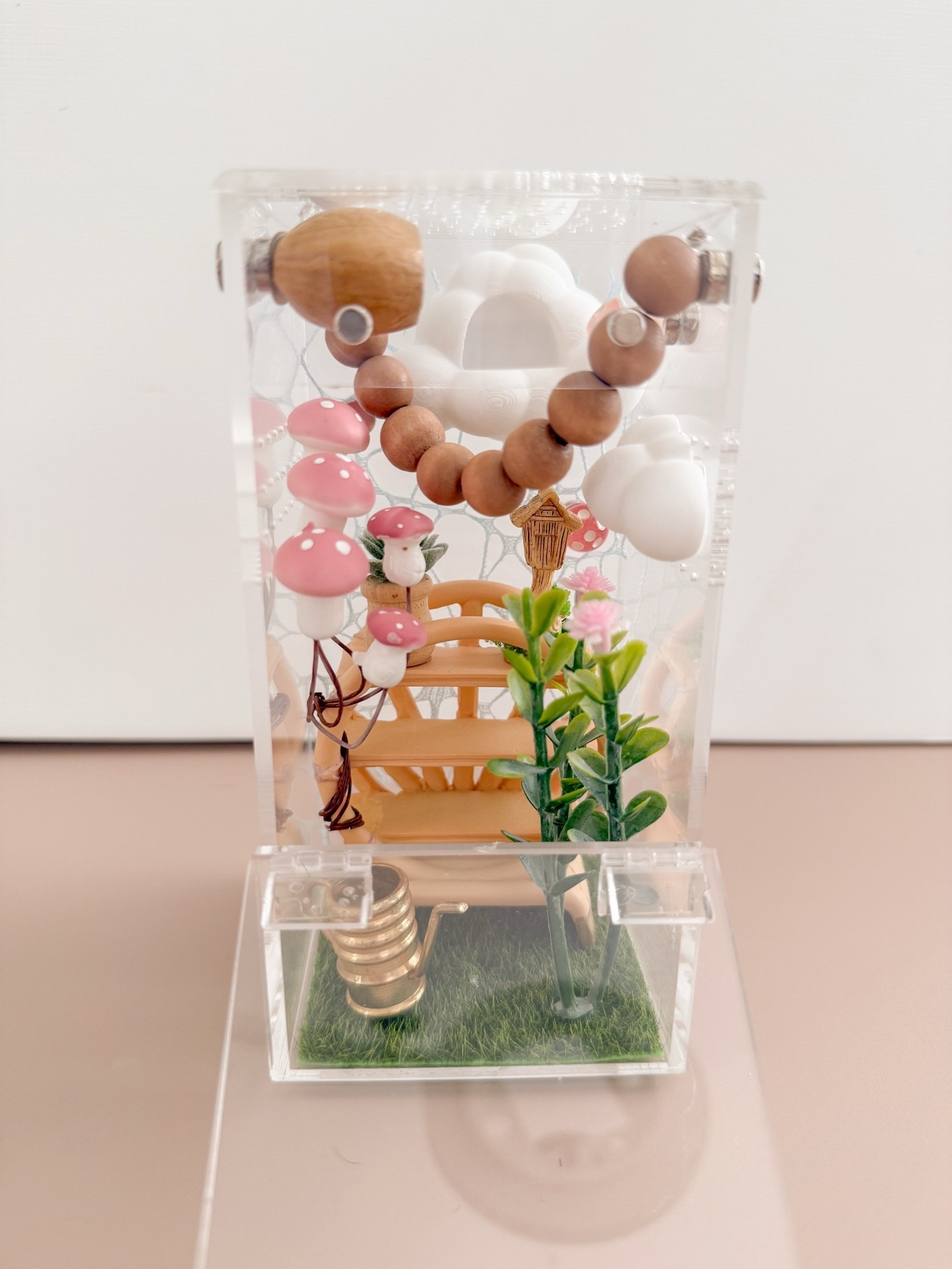 Jumping spider enclosure 🕷️🌱☁️

#LTKHome #LTKdayinmylife #LTKstorytime