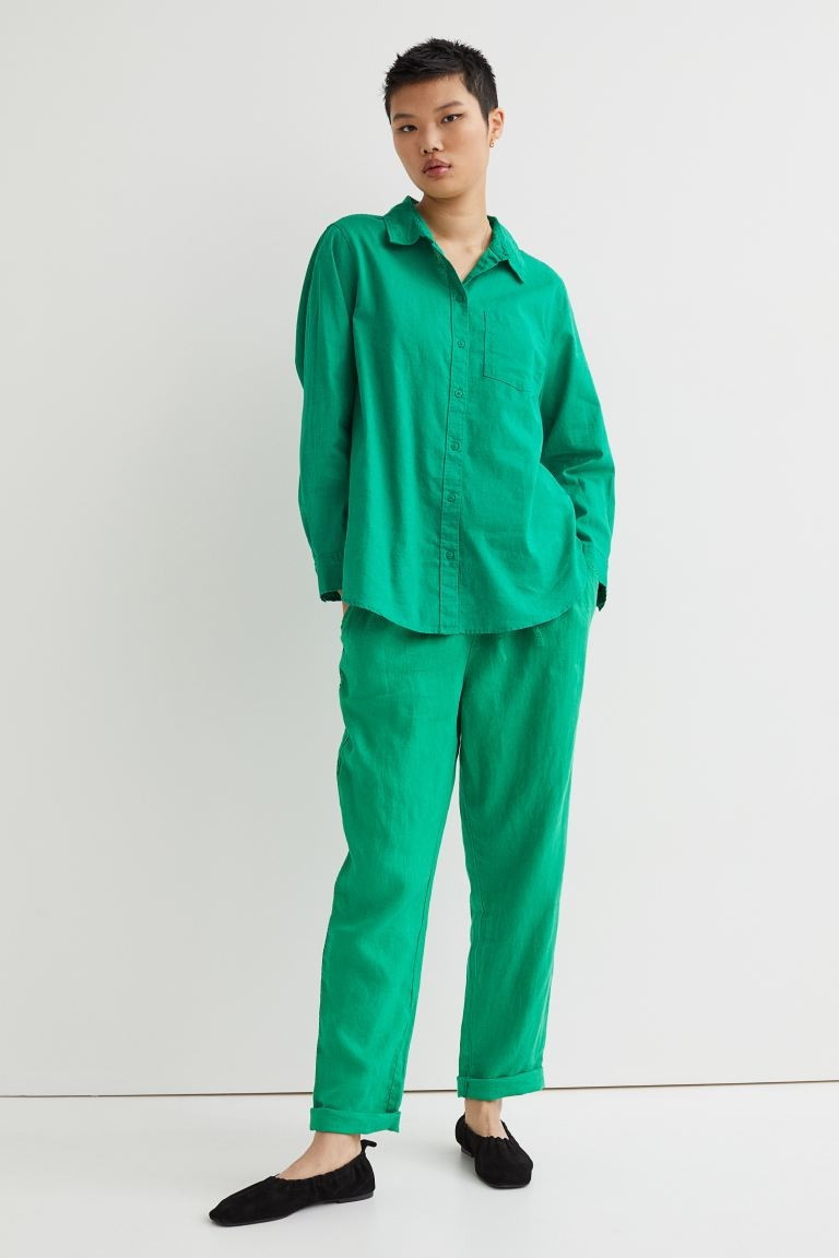 Ankle-length joggers in airy linen with a regular, elasticated drawstring waist and diagonal side... | H&M (UK, MY, IN, SG, PH, TW, HK)
