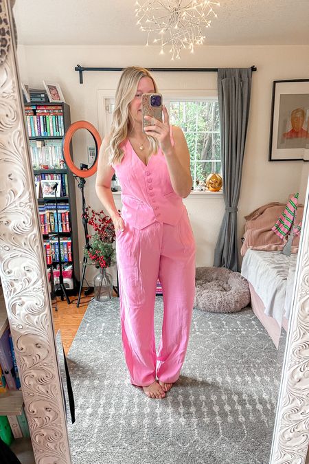 A pink monochrome moment in this linen set from Target! 

top medium (sized down)
pants 12 



#LTKover40 #LTKfindsunder50 #LTKstyletip